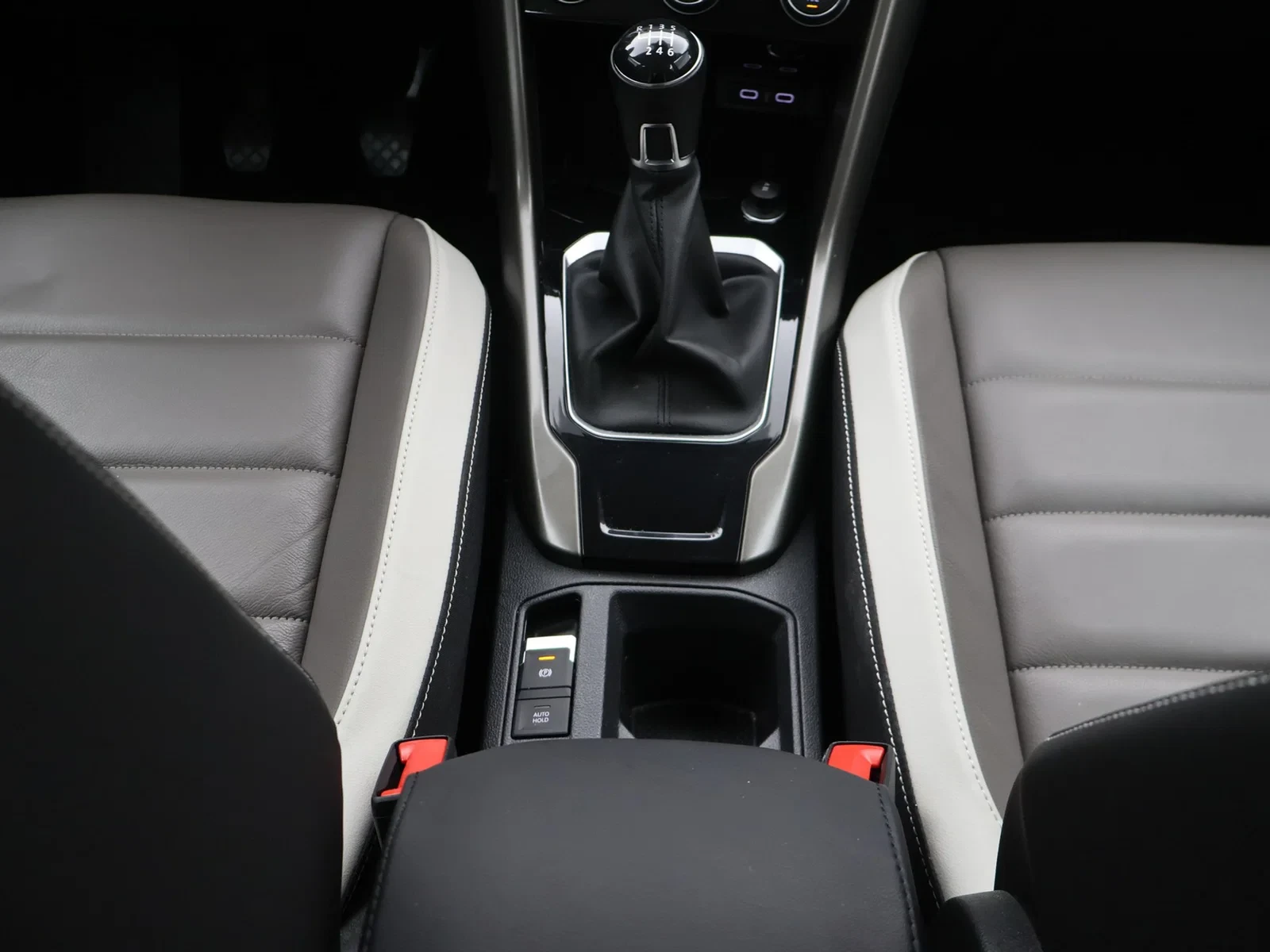 Volkswagen T-Roc T-Roc Style 1.6TDI 116PK *LEDER*PDC*ACC*AIRCO*APP-CONNECT*DAB-RADIO*ZETELVERWARMING*...*