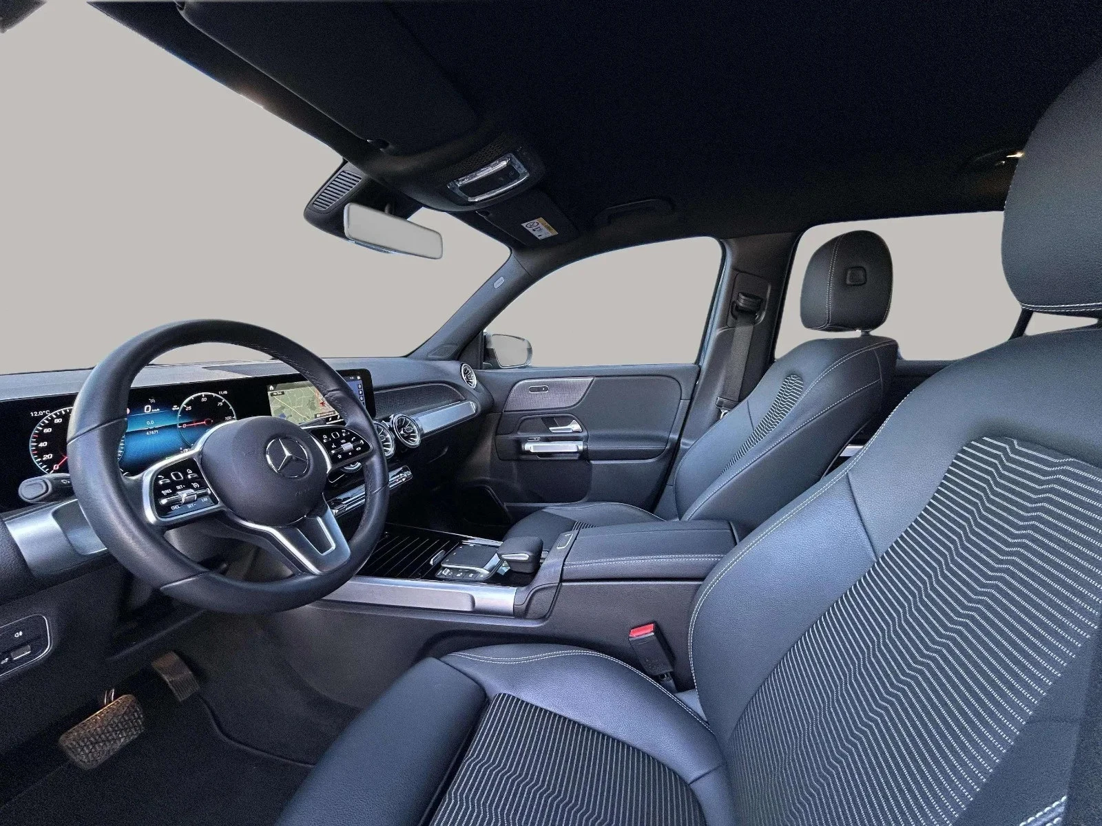 Mercedes-Benz-EQB-image-10