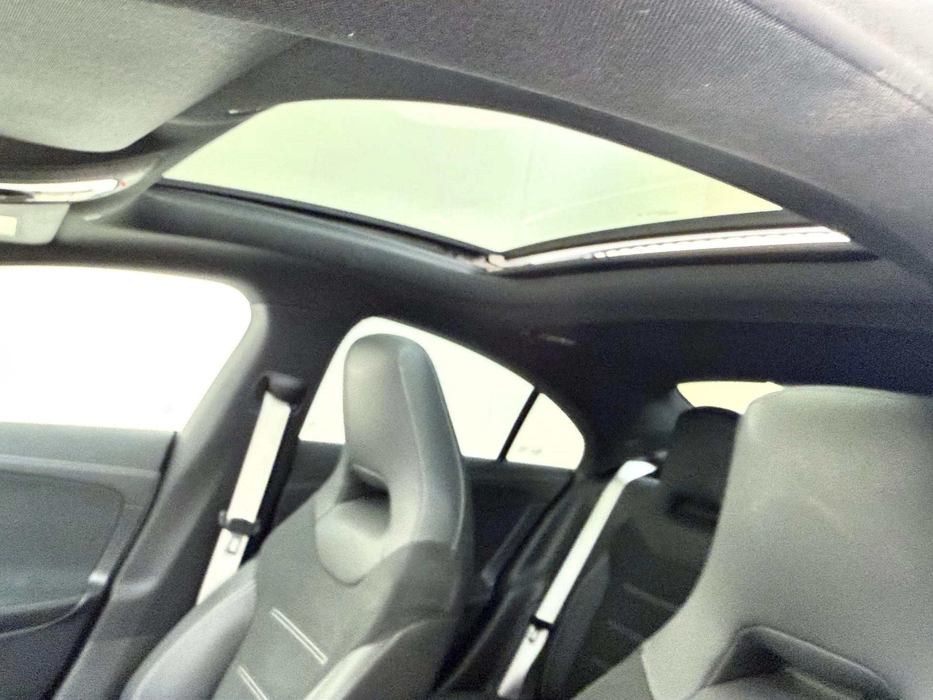 Mercedes-Benz-CLA-image-28