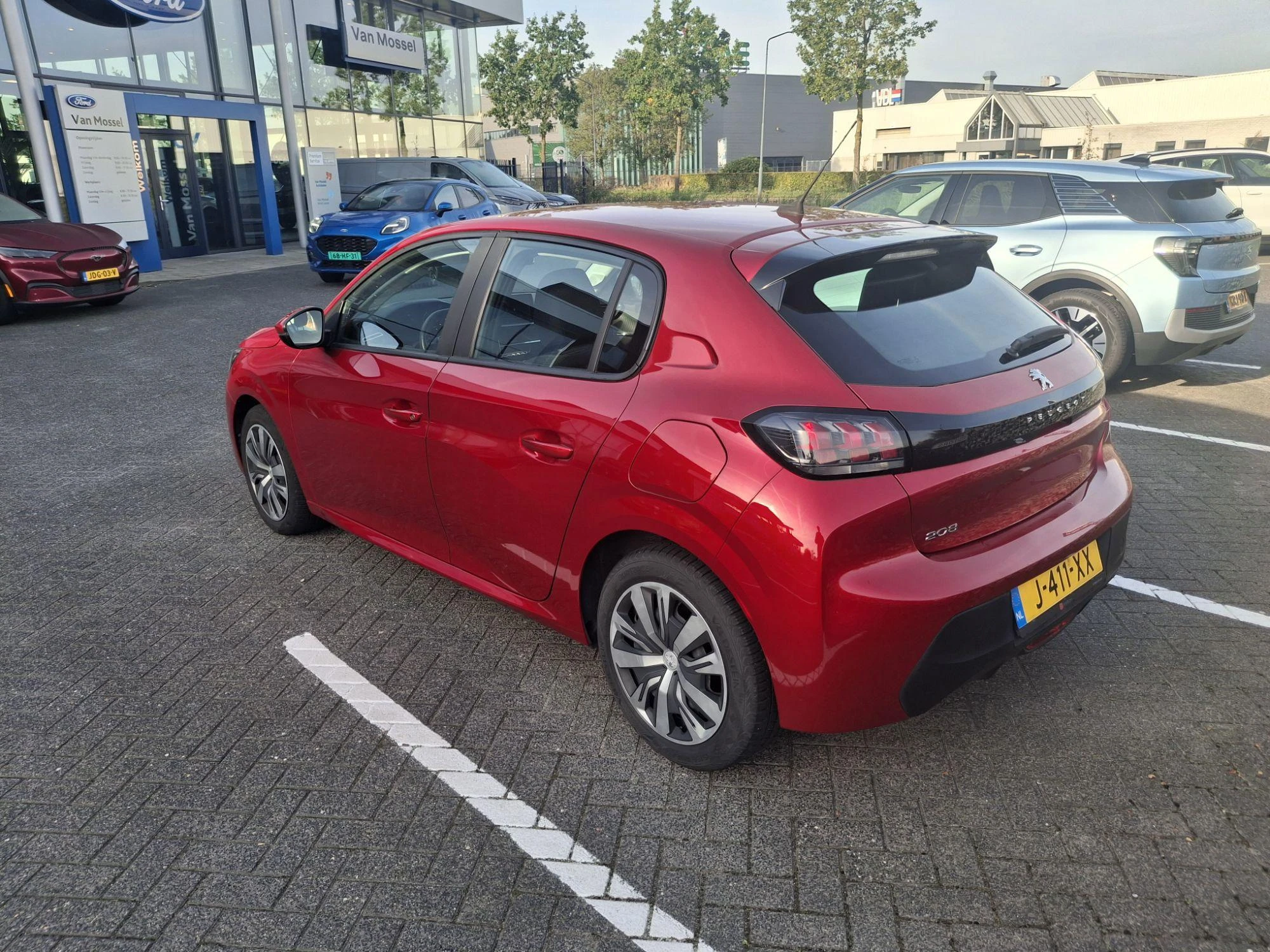 Peugeot-208-image-1