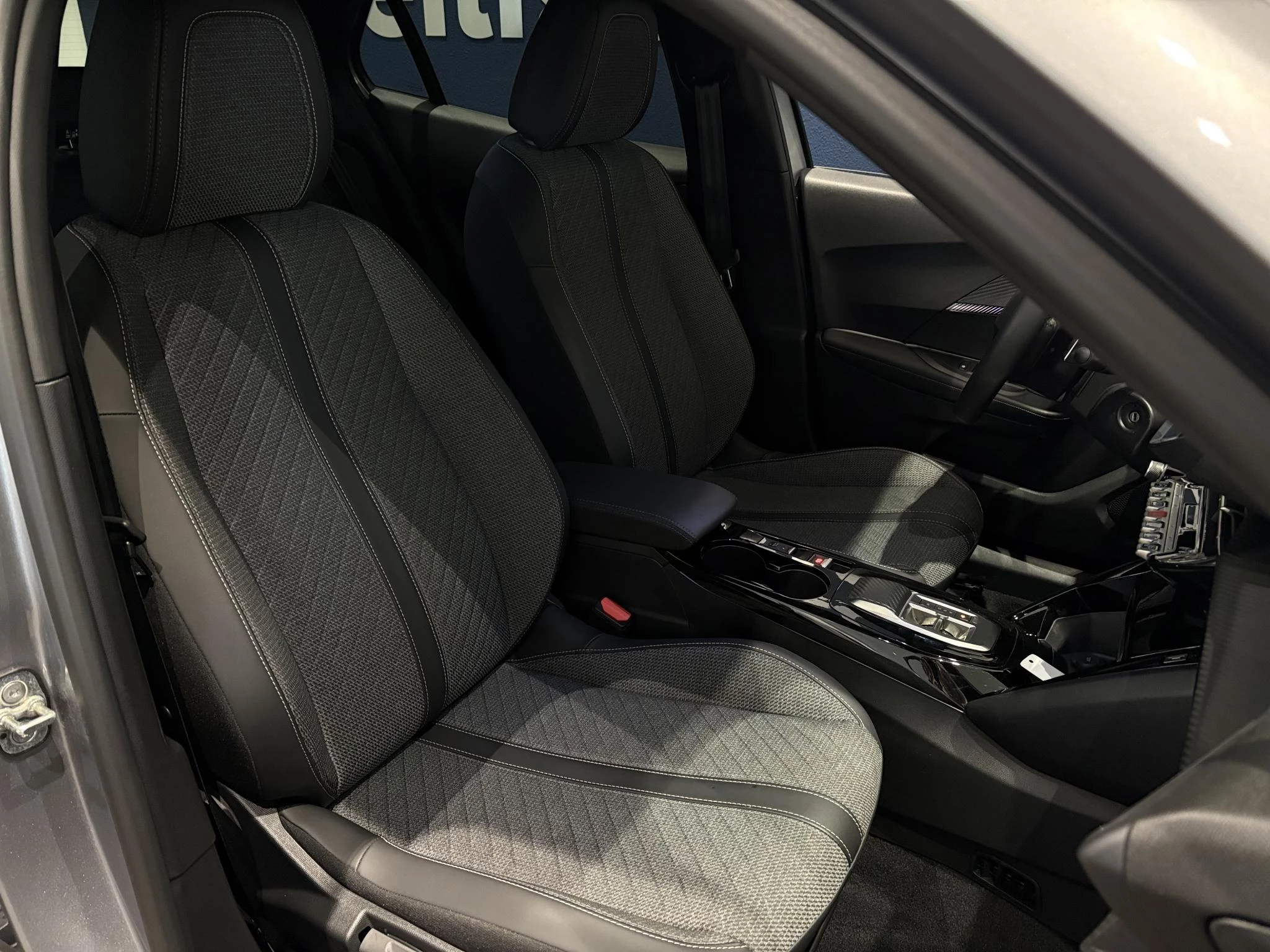 Peugeot-2008-image-10