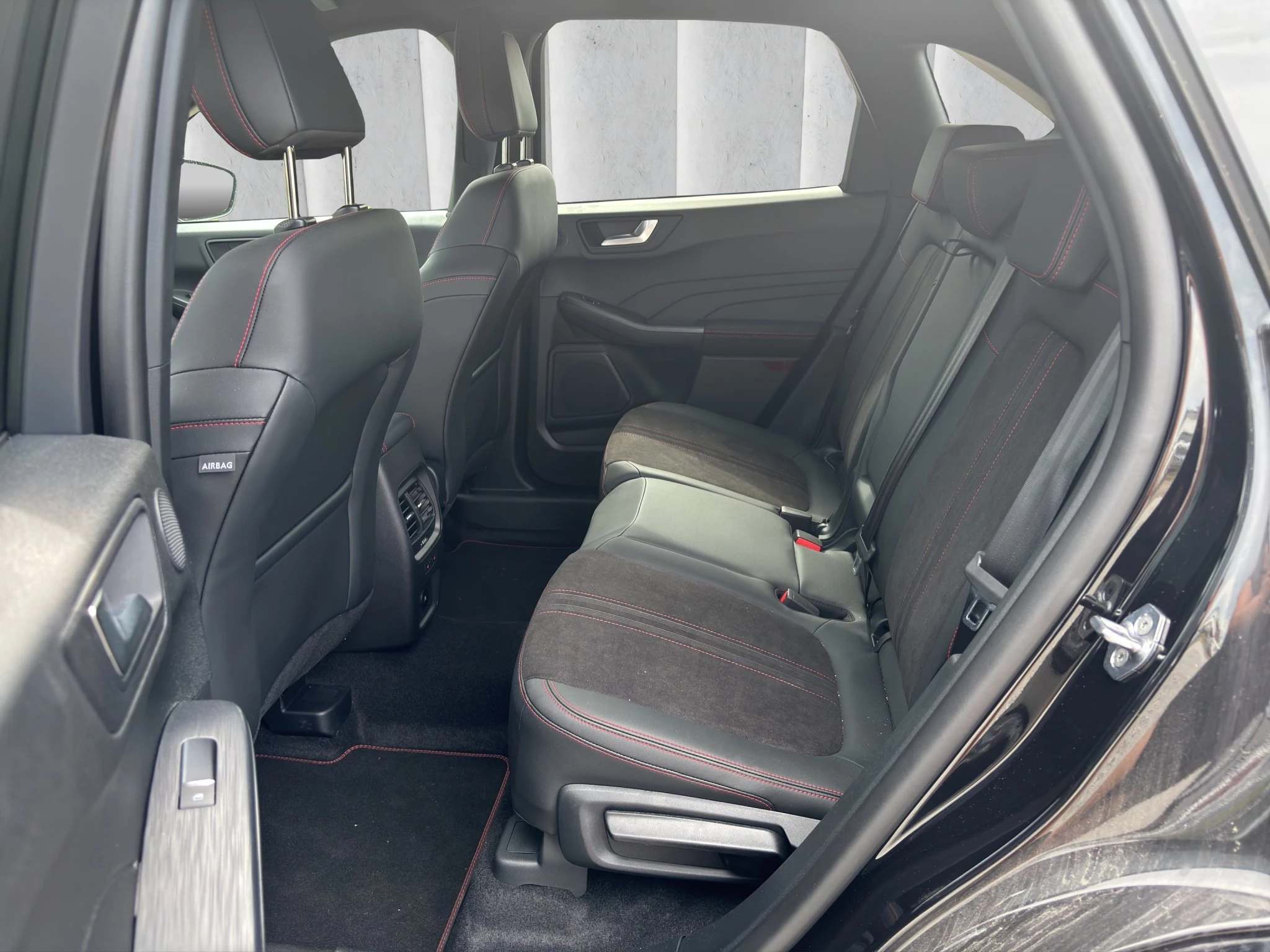 Ford Kuga ST-Line X Aut.*PANO*AHK*360GRAD*LED-MATRIX*NAVI*GRA*WINTER-PKT.