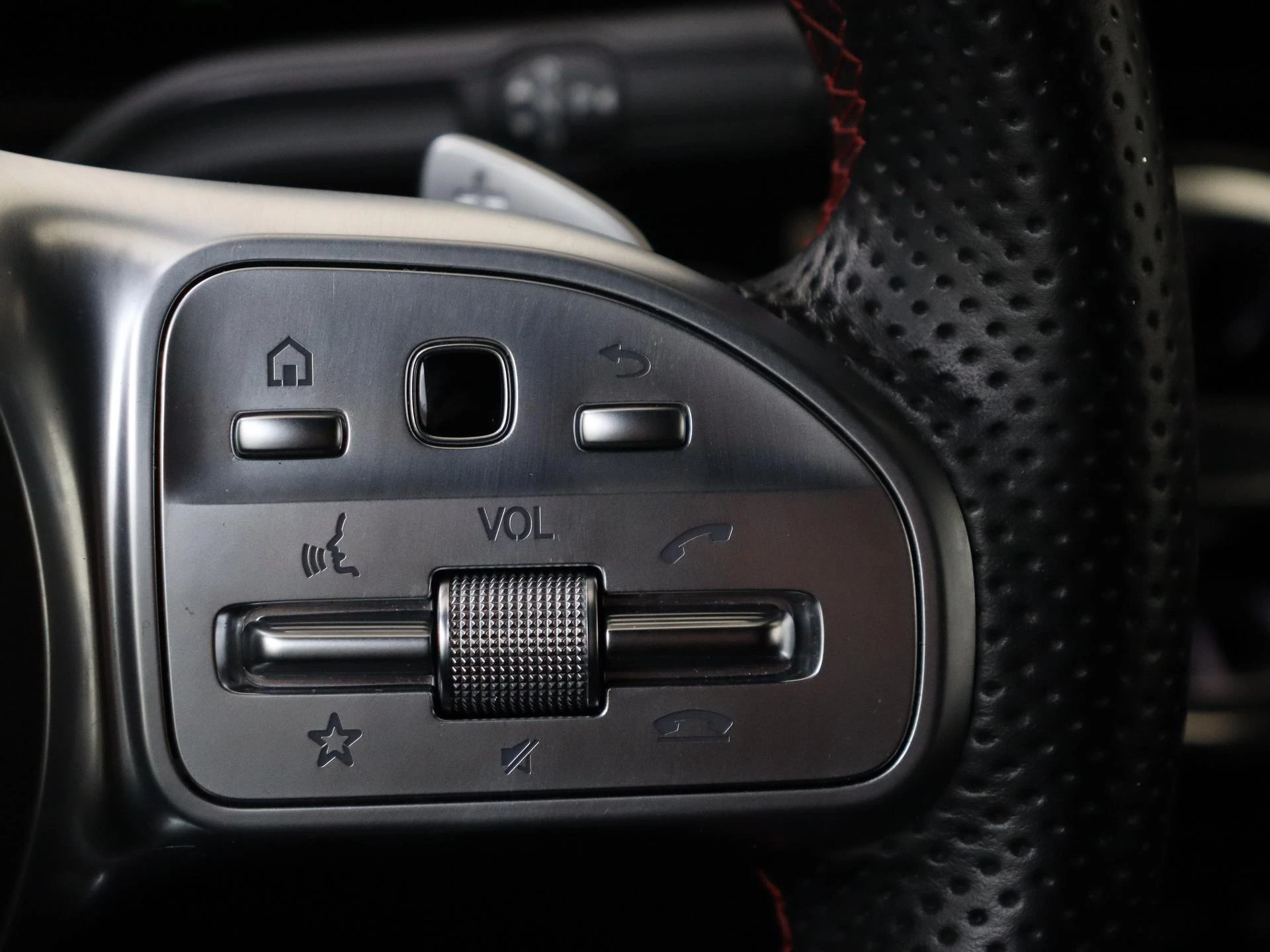 Mercedes-Benz-EQA-image-16