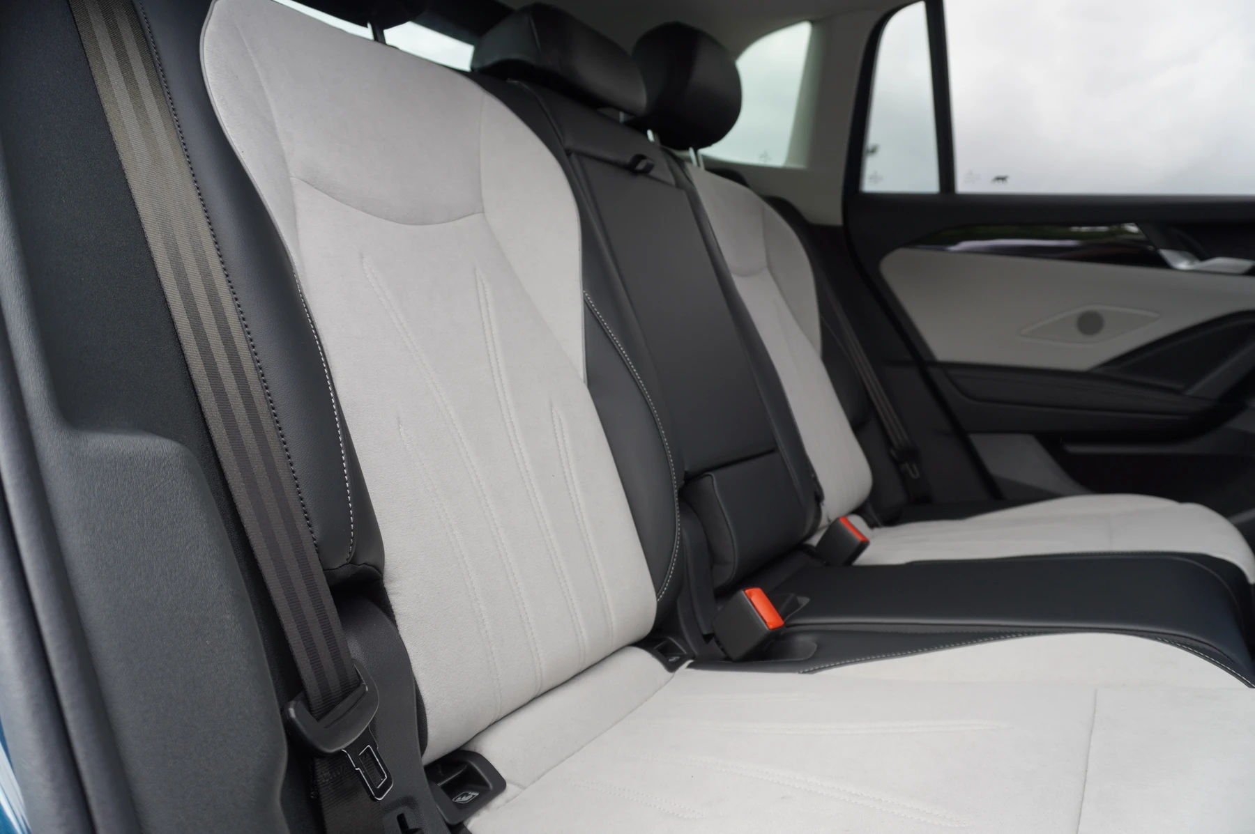 Volkswagen-Tiguan-image-10