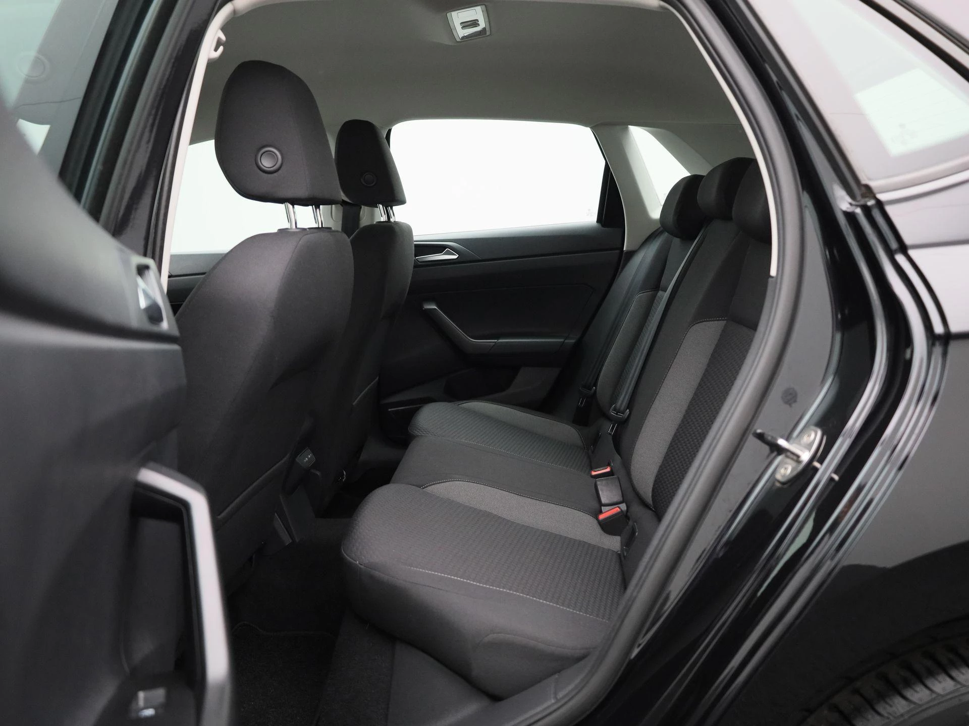Volkswagen-Polo-image-11
