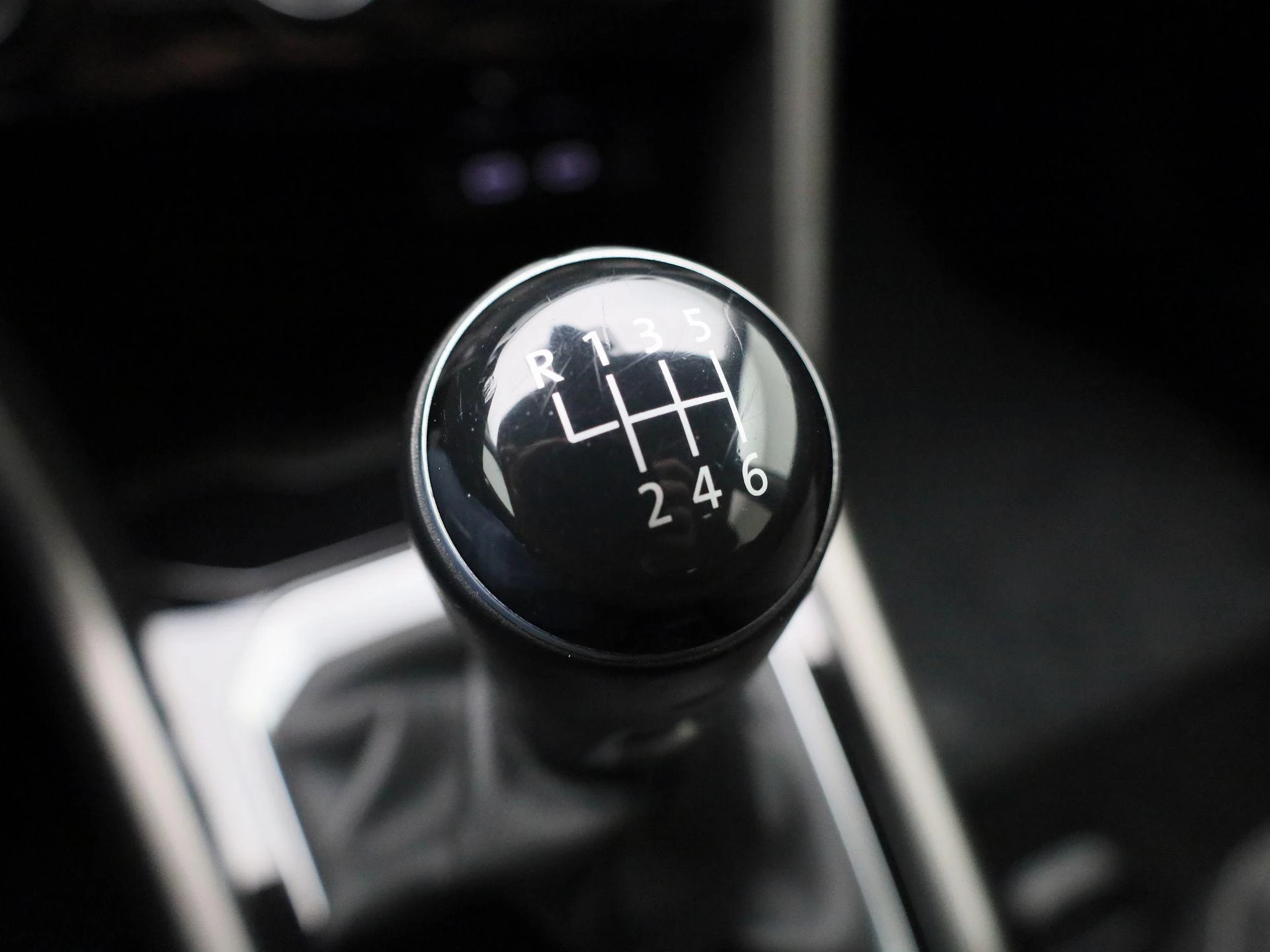 Volkswagen-T-Roc-image-22