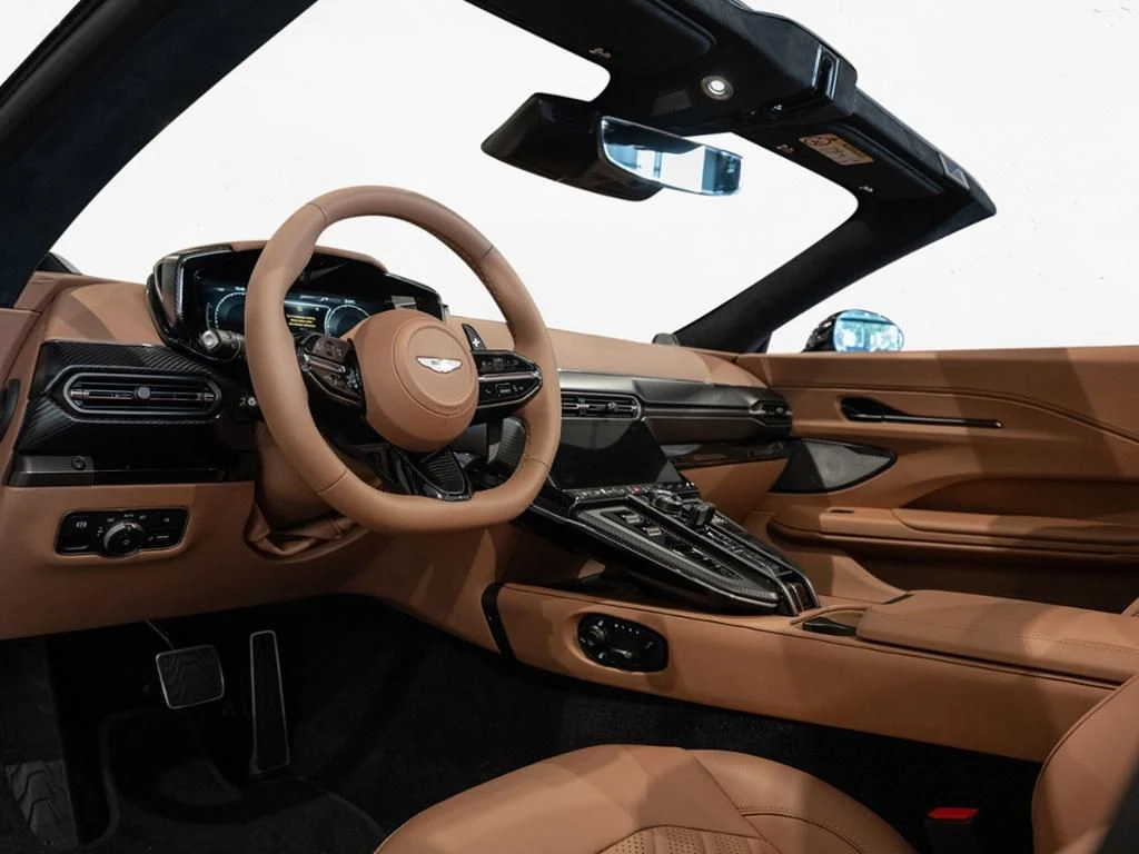 Aston Martin-V8 Vantage-image-3