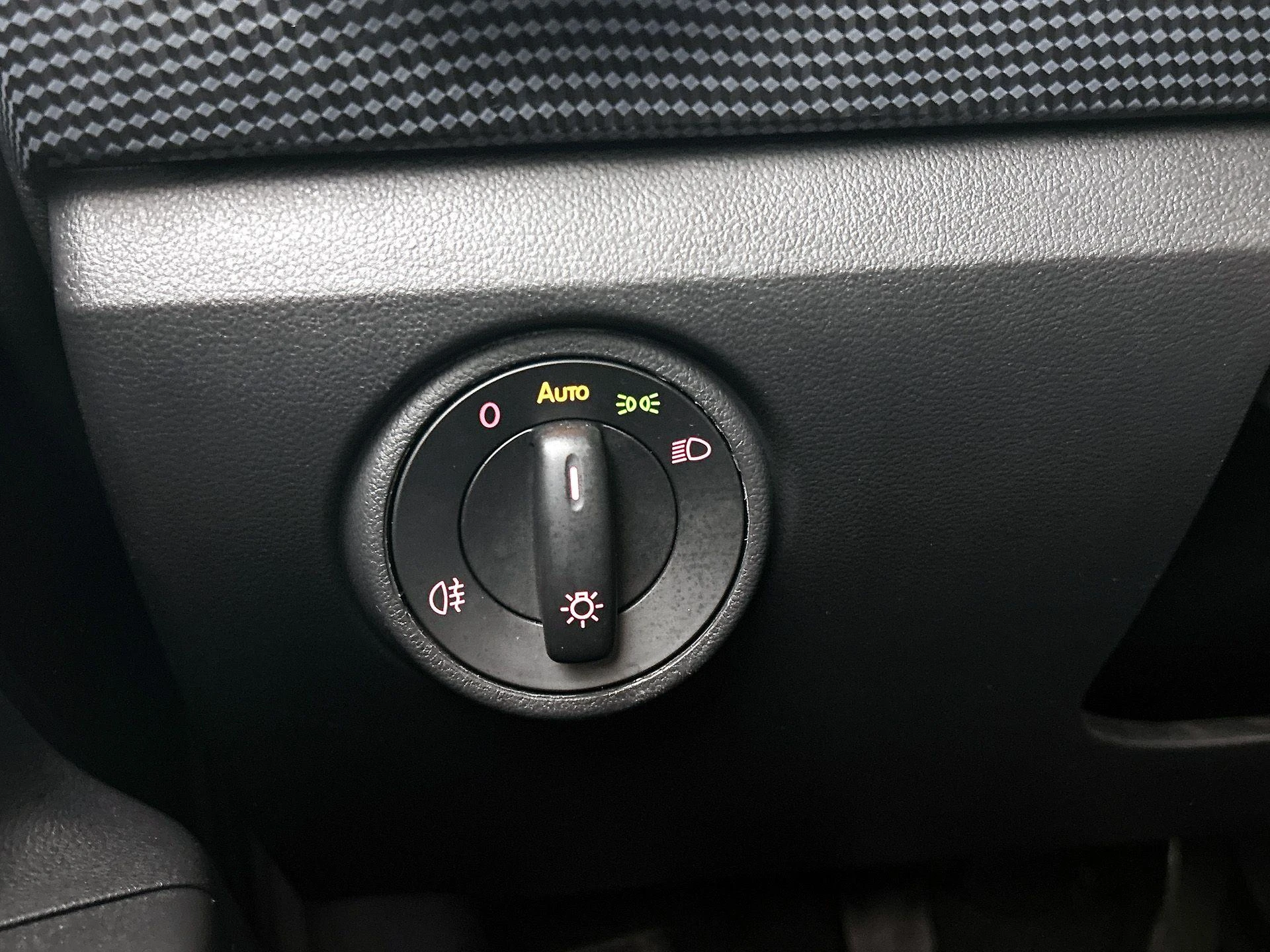 Volkswagen-up!-image-17