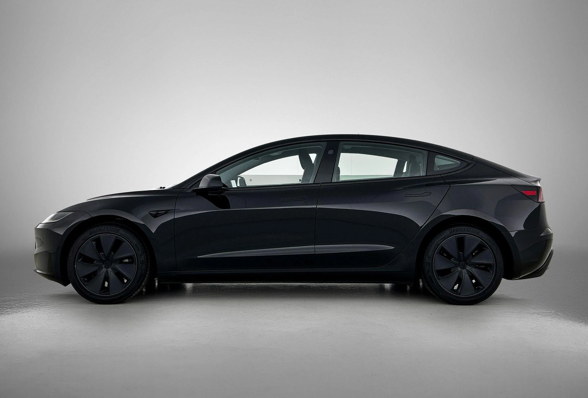 Tesla-Model 3-image-1