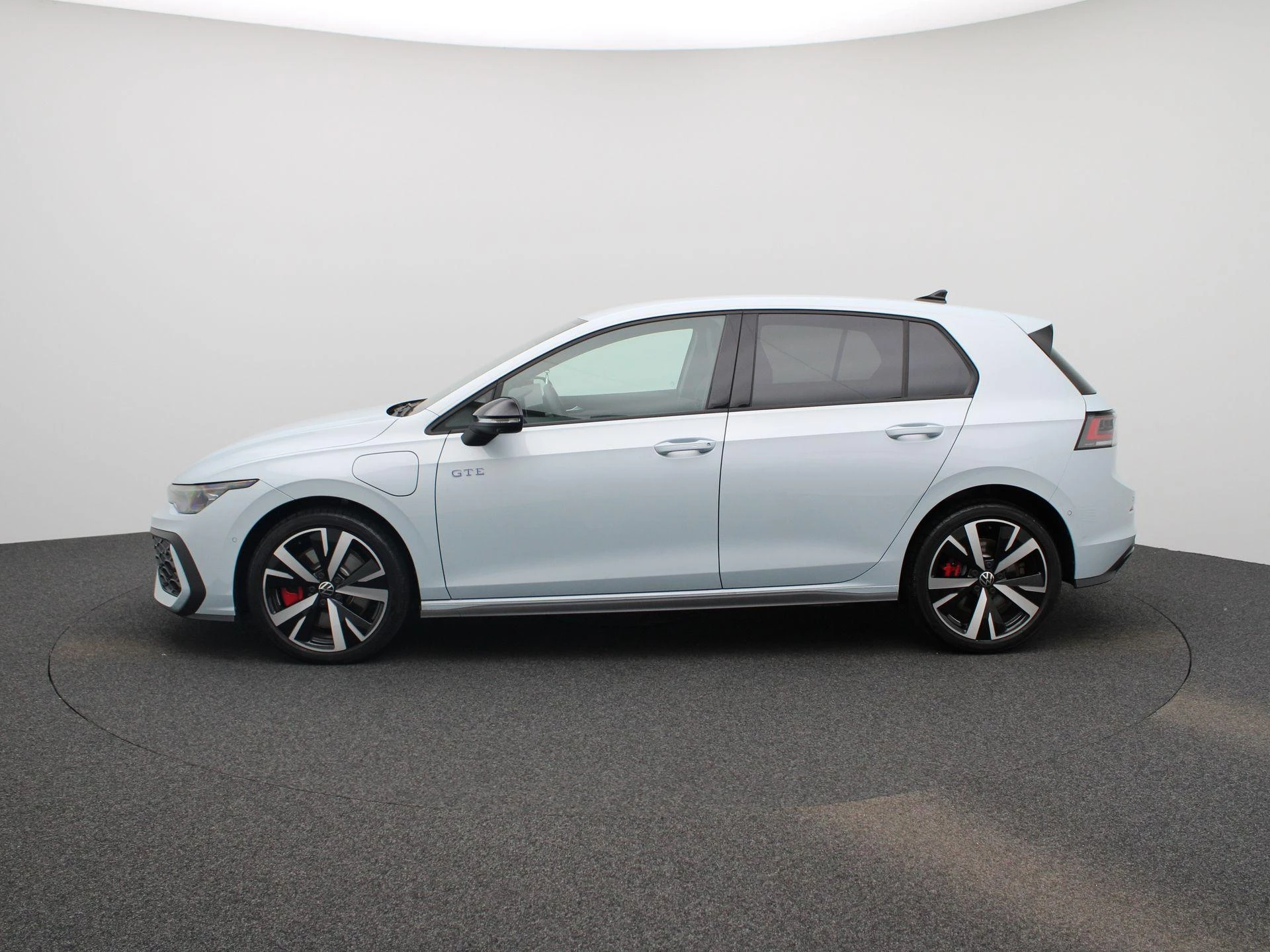 Volkswagen-Golf-image-3