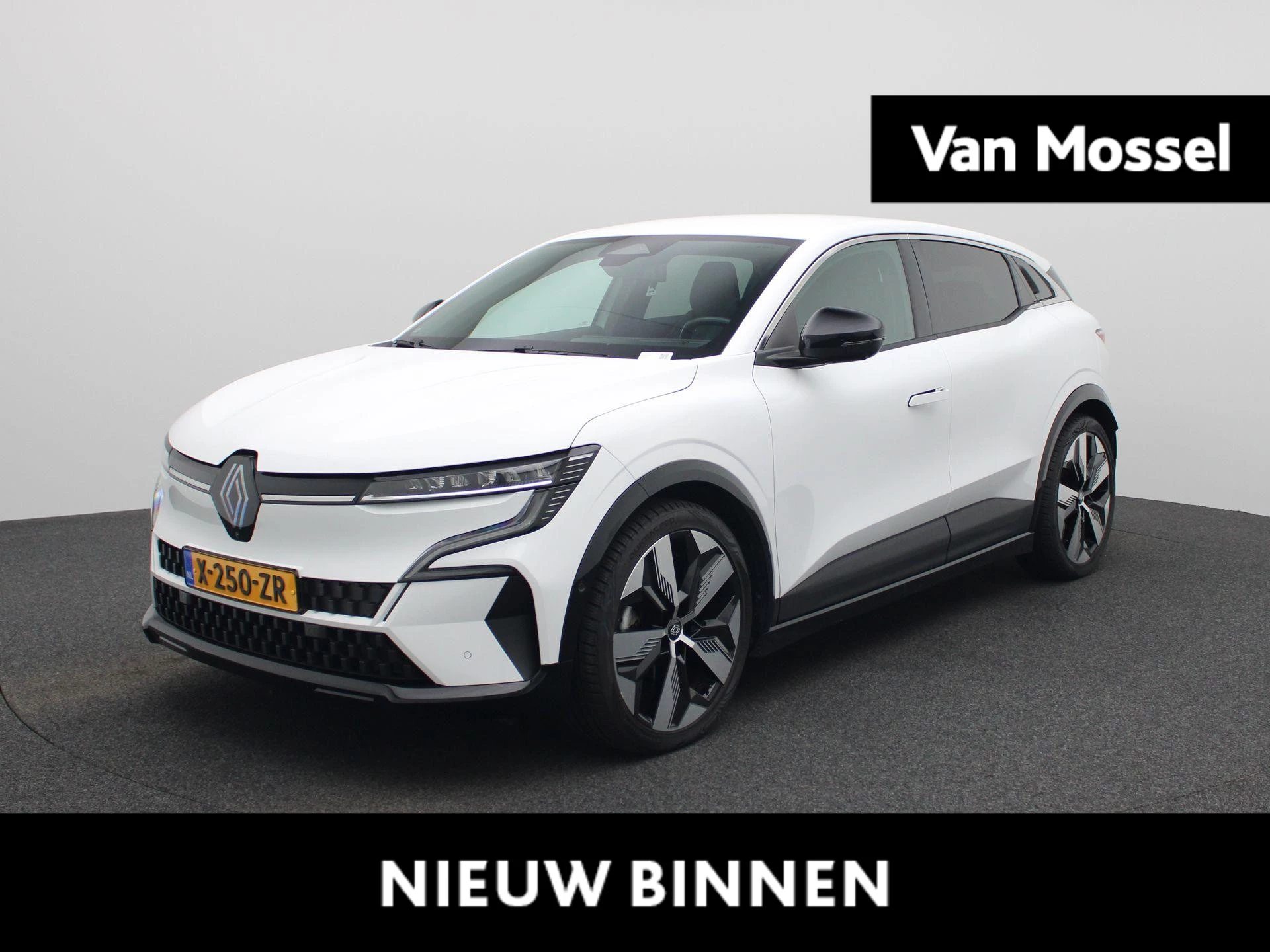 Renault-Megane E-Tech-image-0