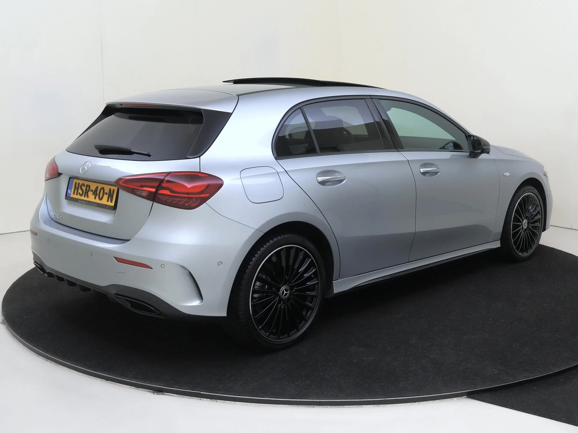 Mercedes-Benz A-Klasse 250 e Business Solution AMG