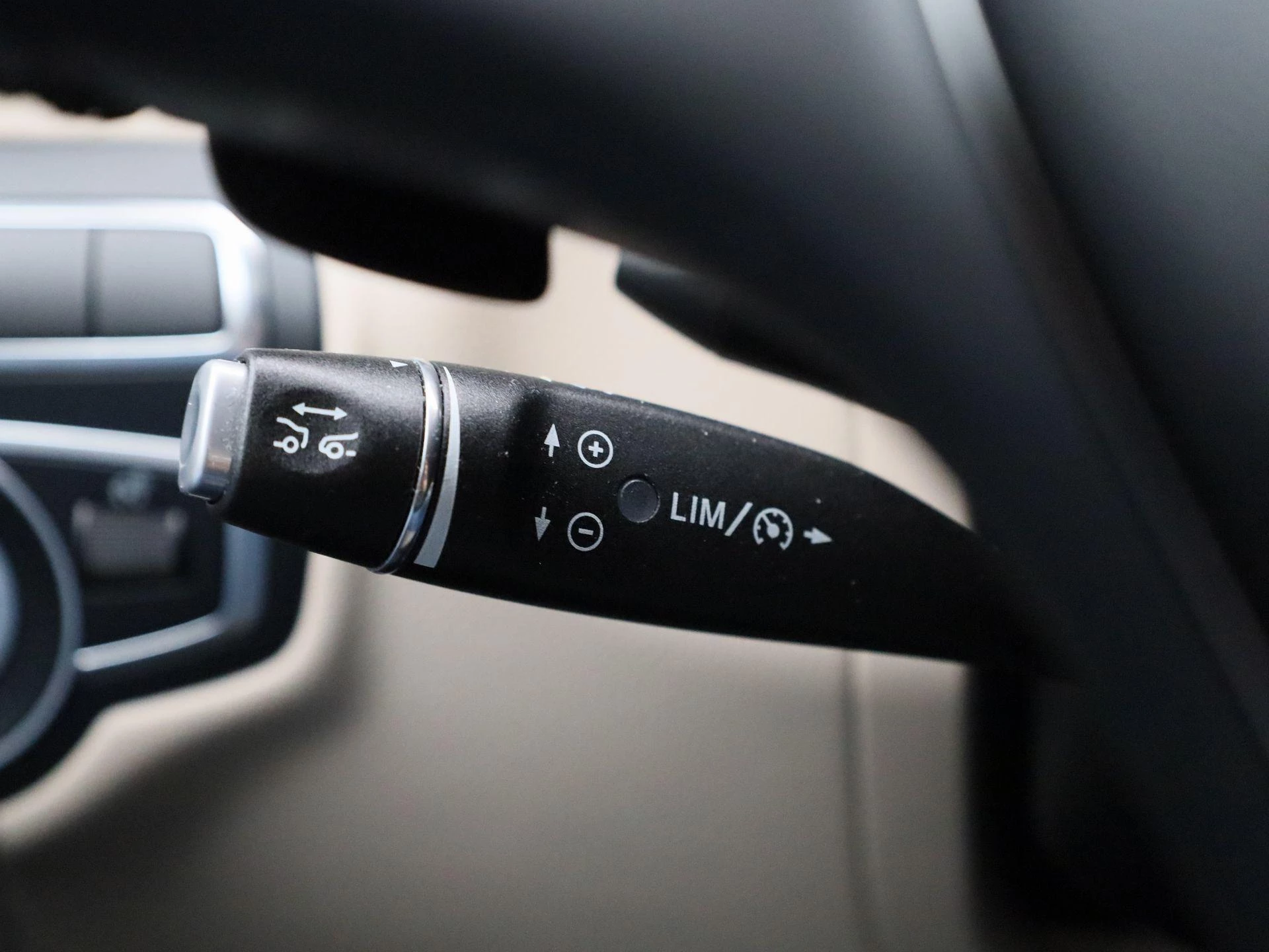 Mercedes-Benz-GLC-image-19