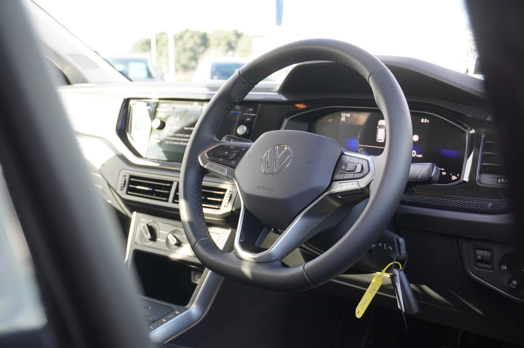 Volkswagen-Polo-image-23