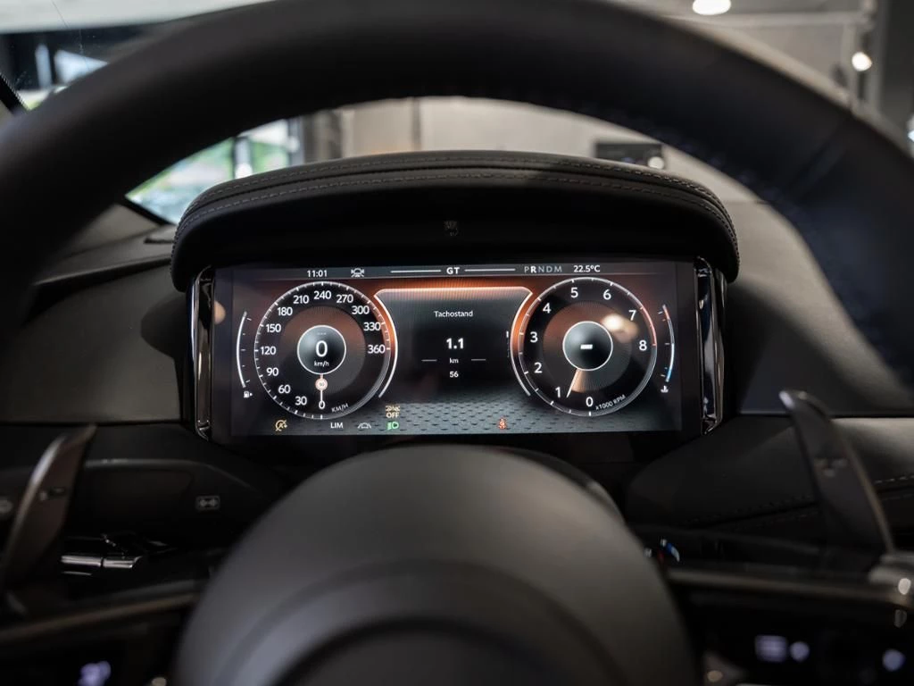 Aston Martin-DB12-image-5