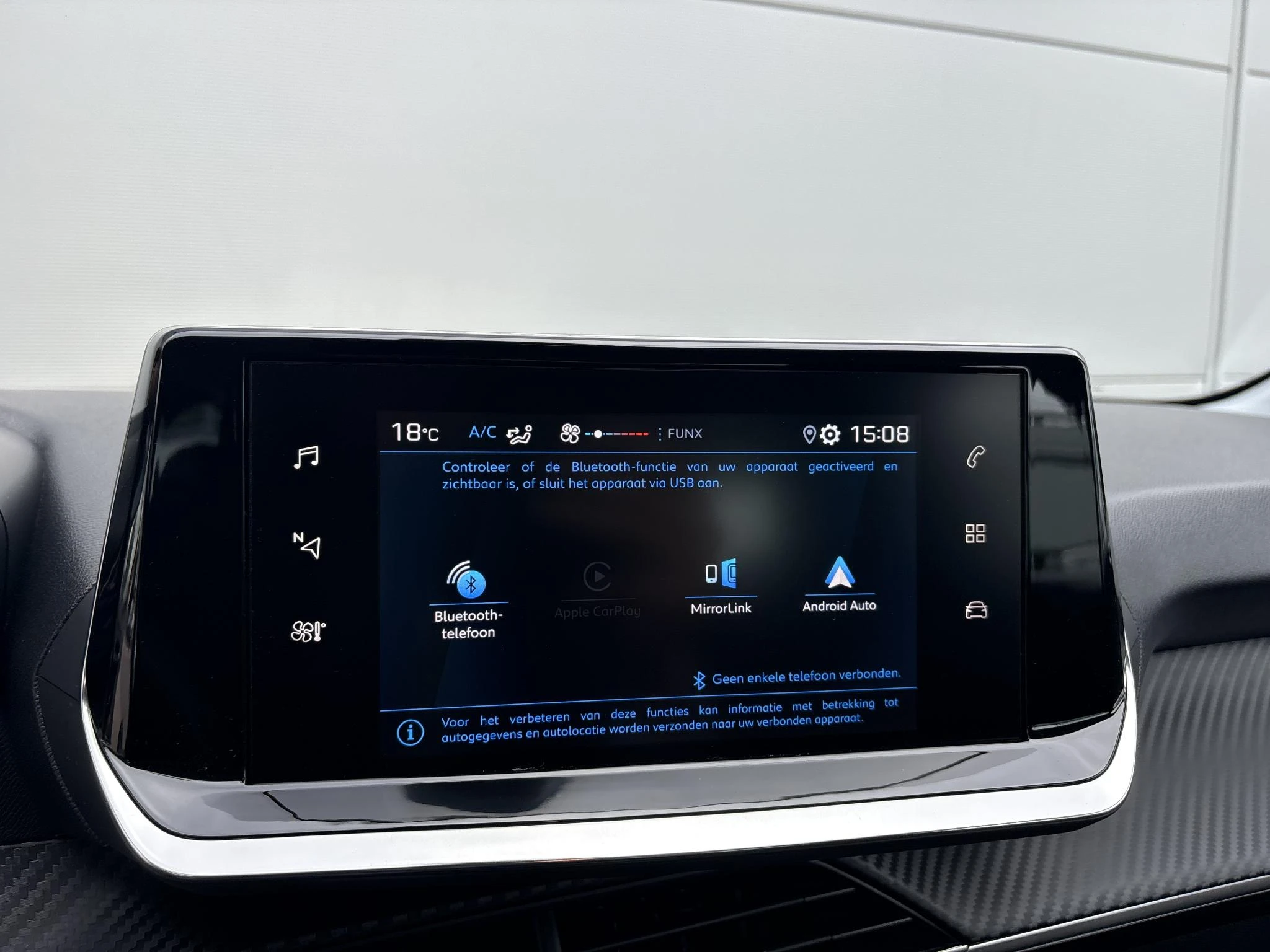 Peugeot-208-image-16