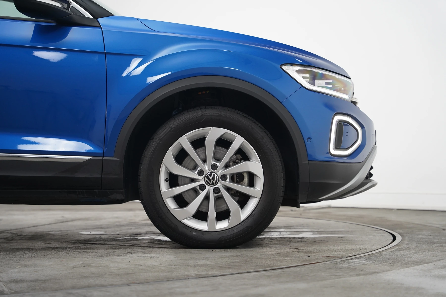 Volkswagen-T-Roc-image-33