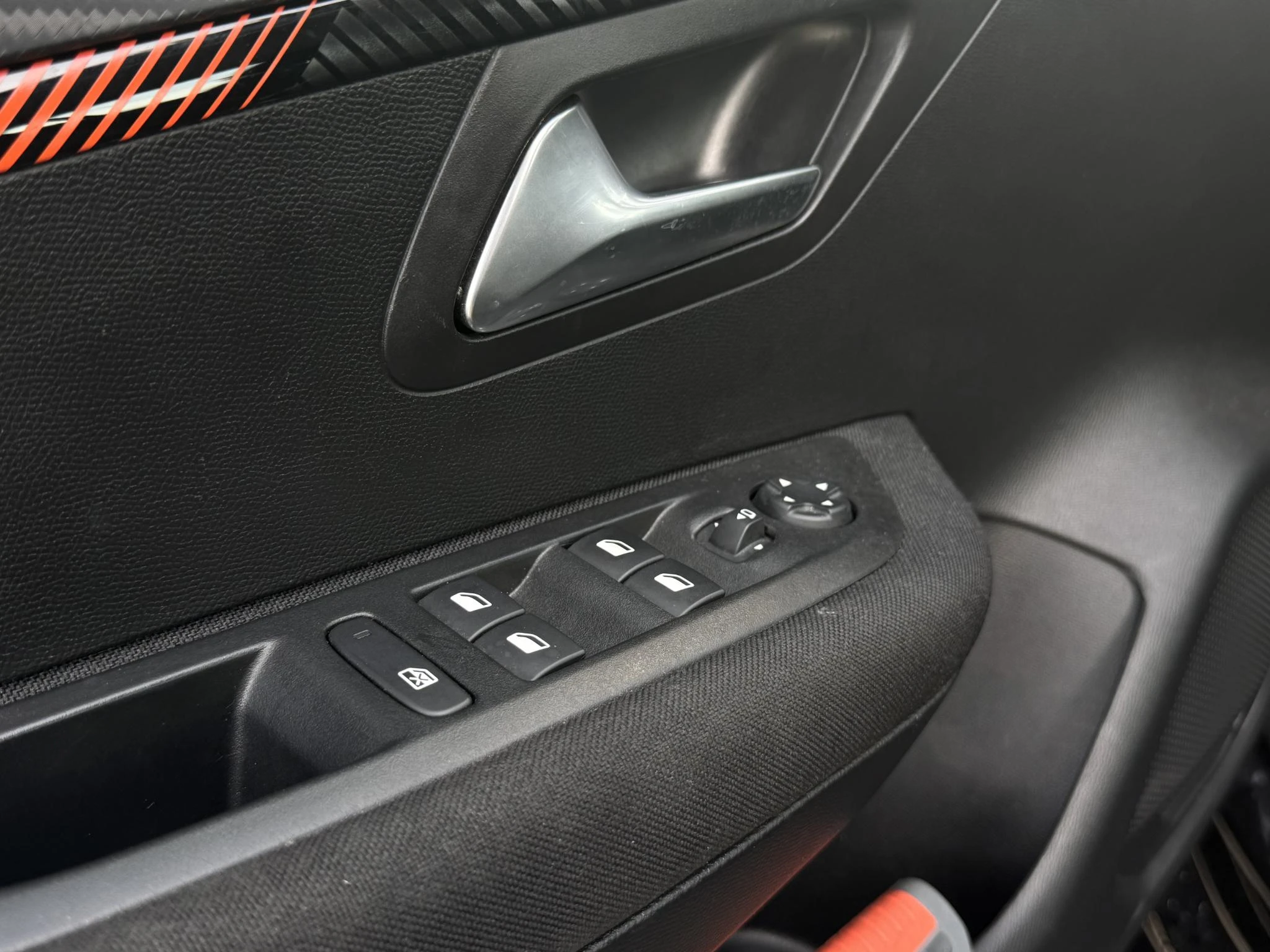 Peugeot-208-image-10