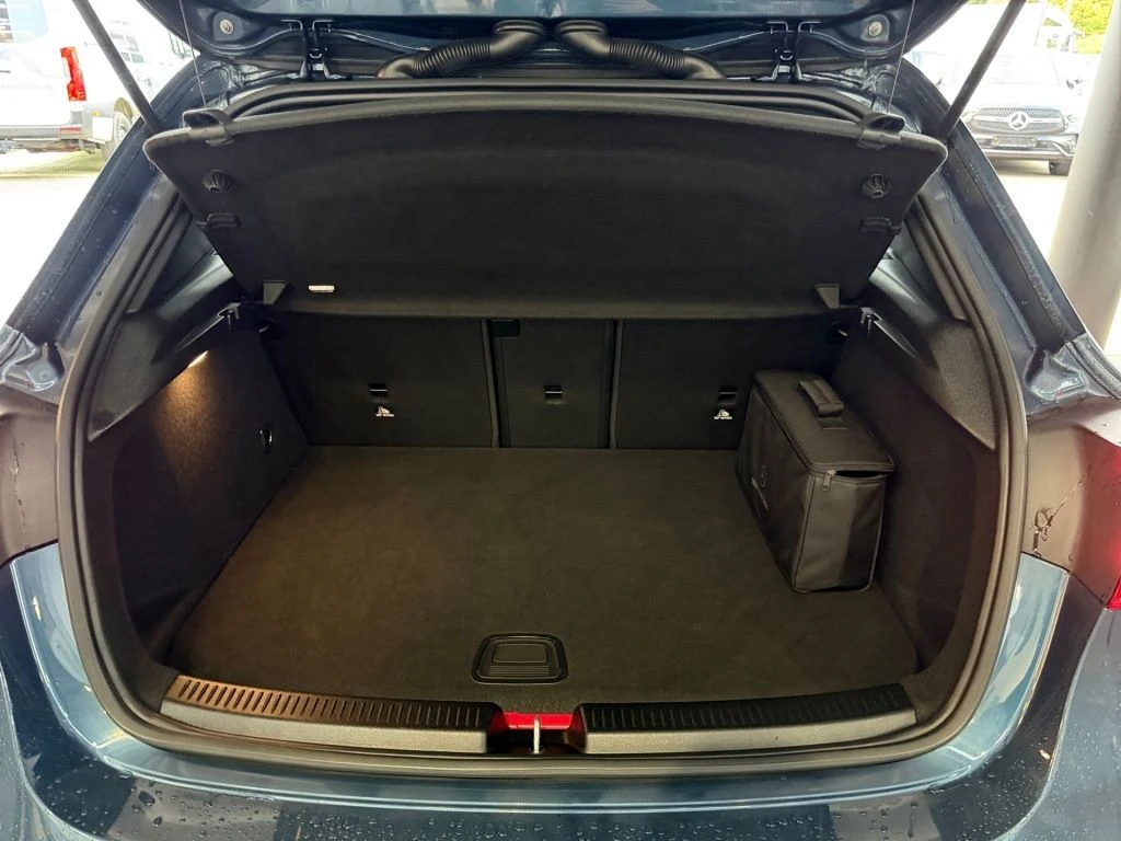 Mercedes-Benz-A-Klasse 250 e-image-13