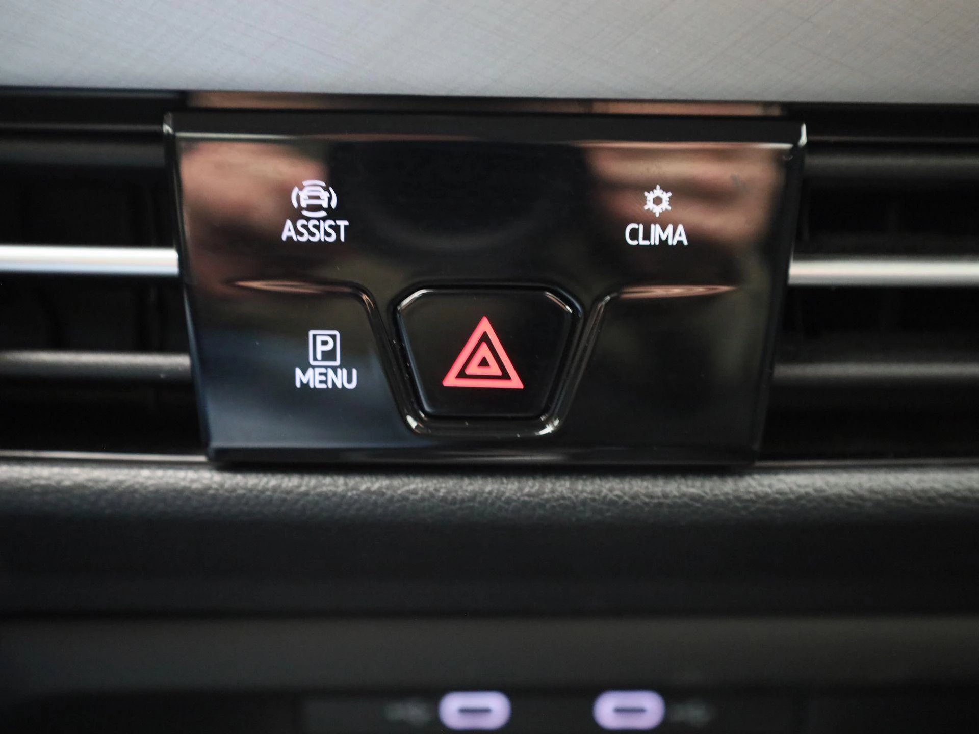 Volkswagen Golf VIII 1.0 eTSI 81kW Life DSG