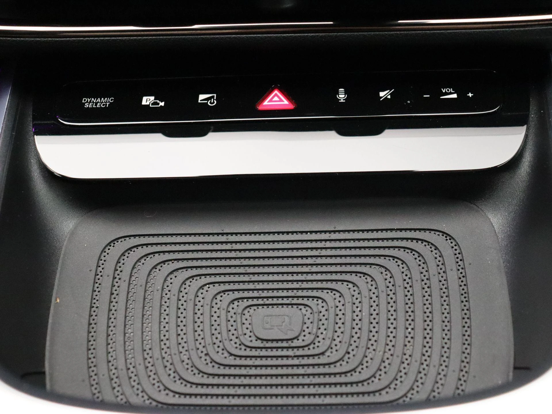 Mercedes-Benz-CLA-image-18