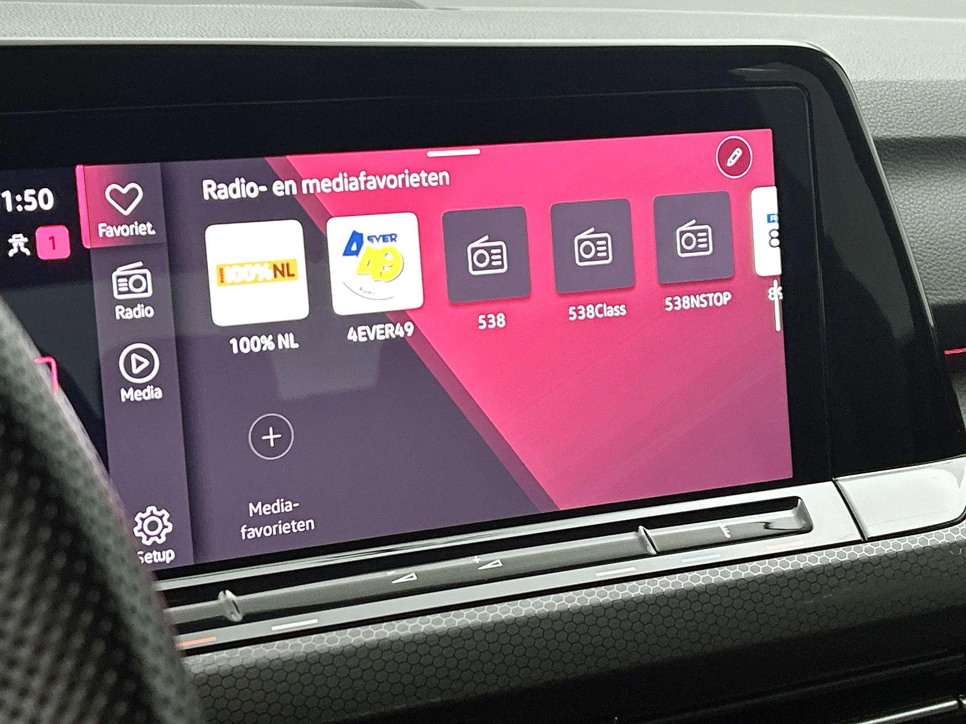 Volkswagen-Golf-image-6