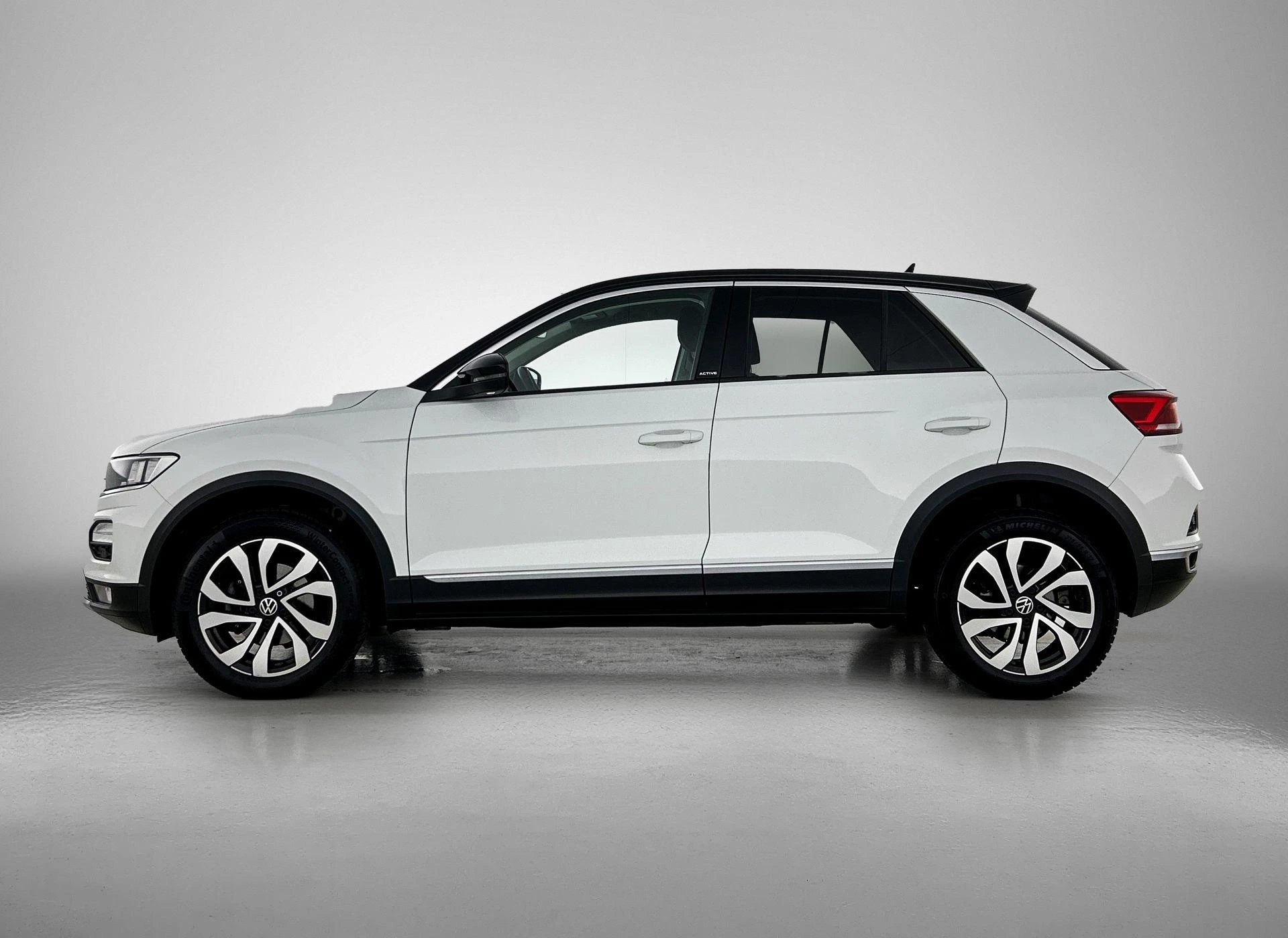 Volkswagen-T-Roc-image-1