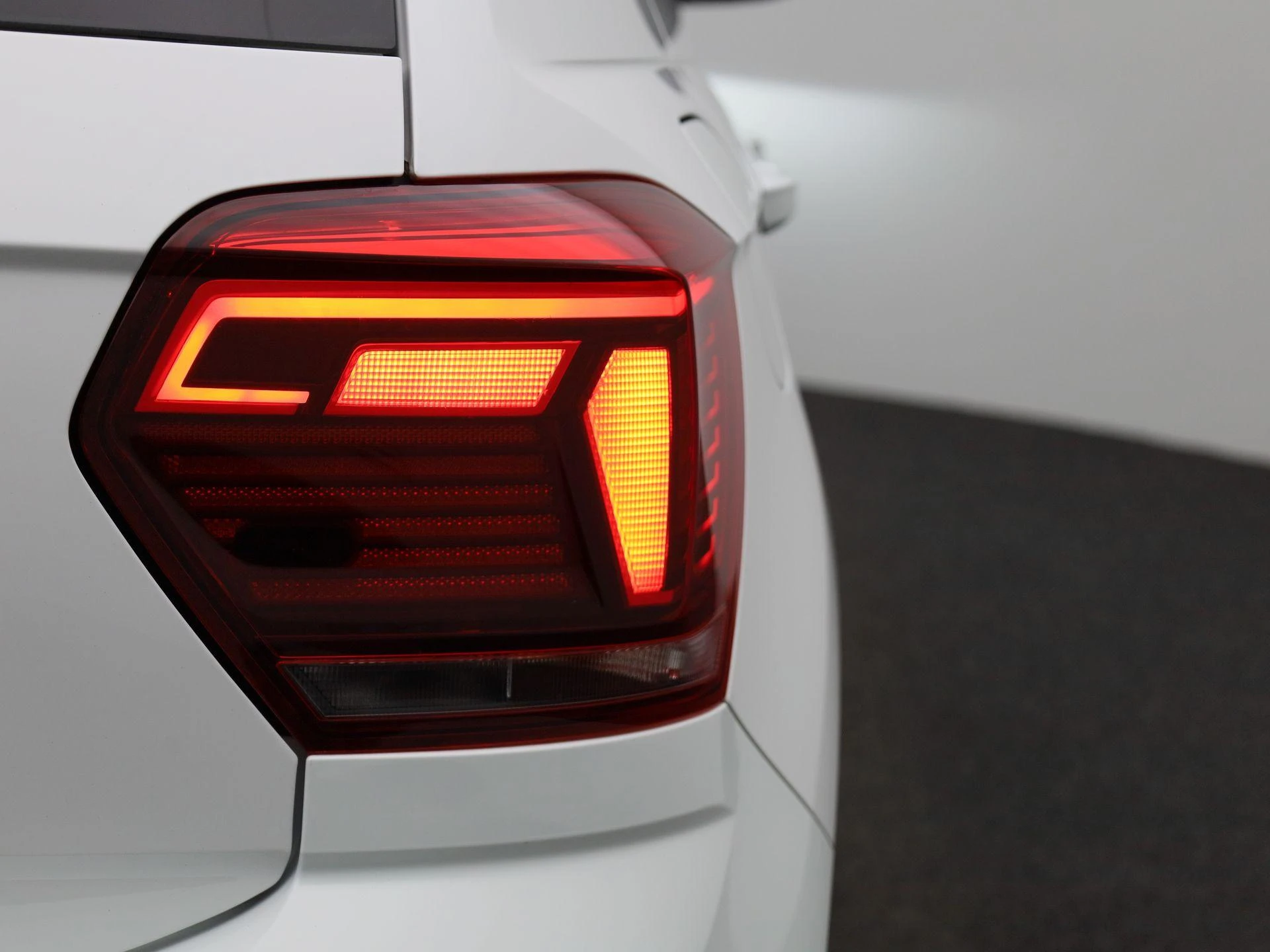 Volkswagen-Polo-image-44