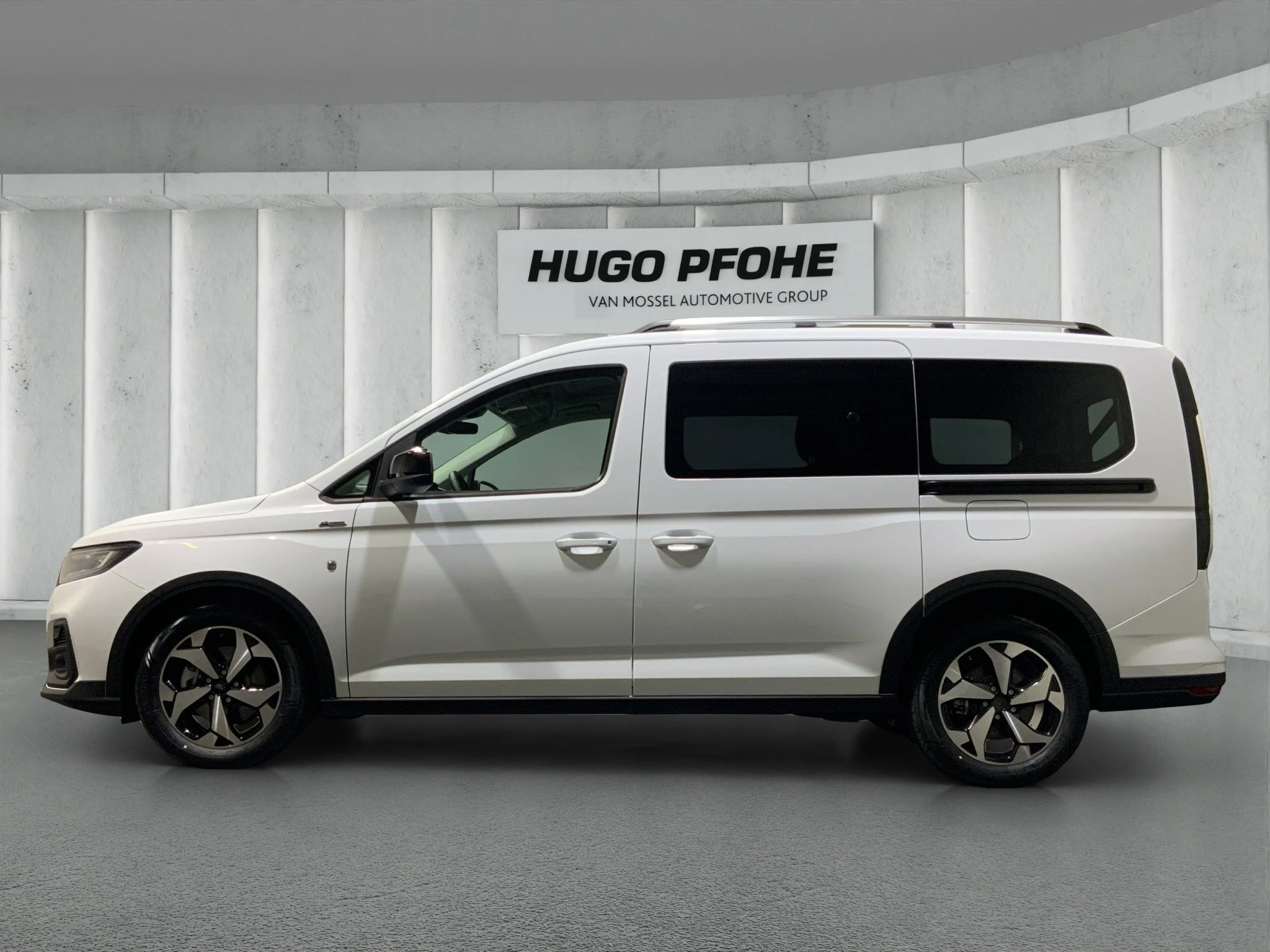 Ford-Tourneo Connect-image-1