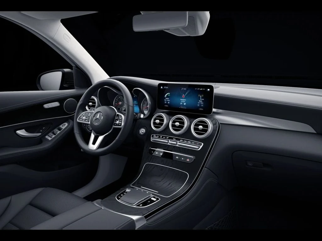 Mercedes-Benz-GLC 300-image-11