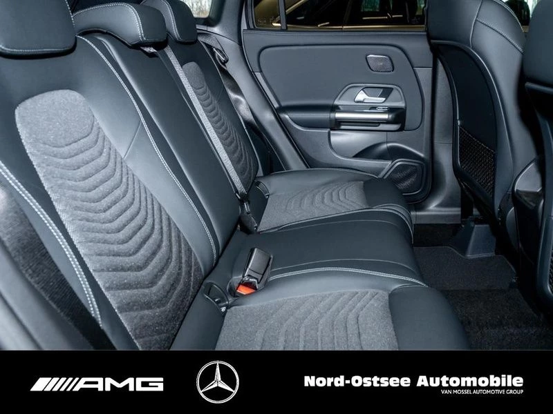 Mercedes-Benz GLA 180 PROGRESSIVE NIGHT PANO AHK DISTRON SOUND Progressive