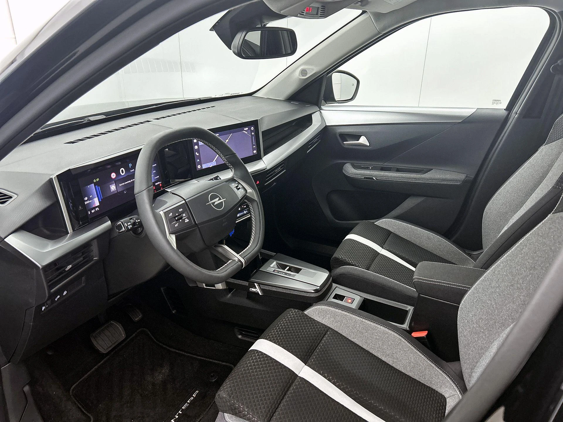 Opel-Frontera-image-20