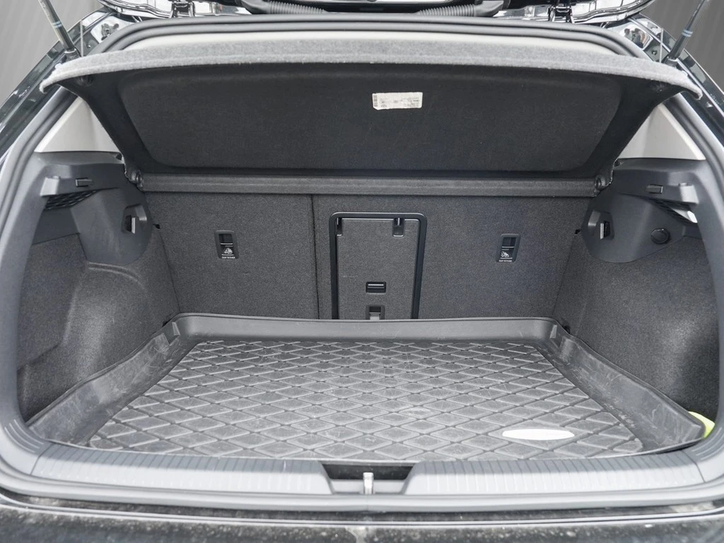 Volkswagen-Golf-image-5