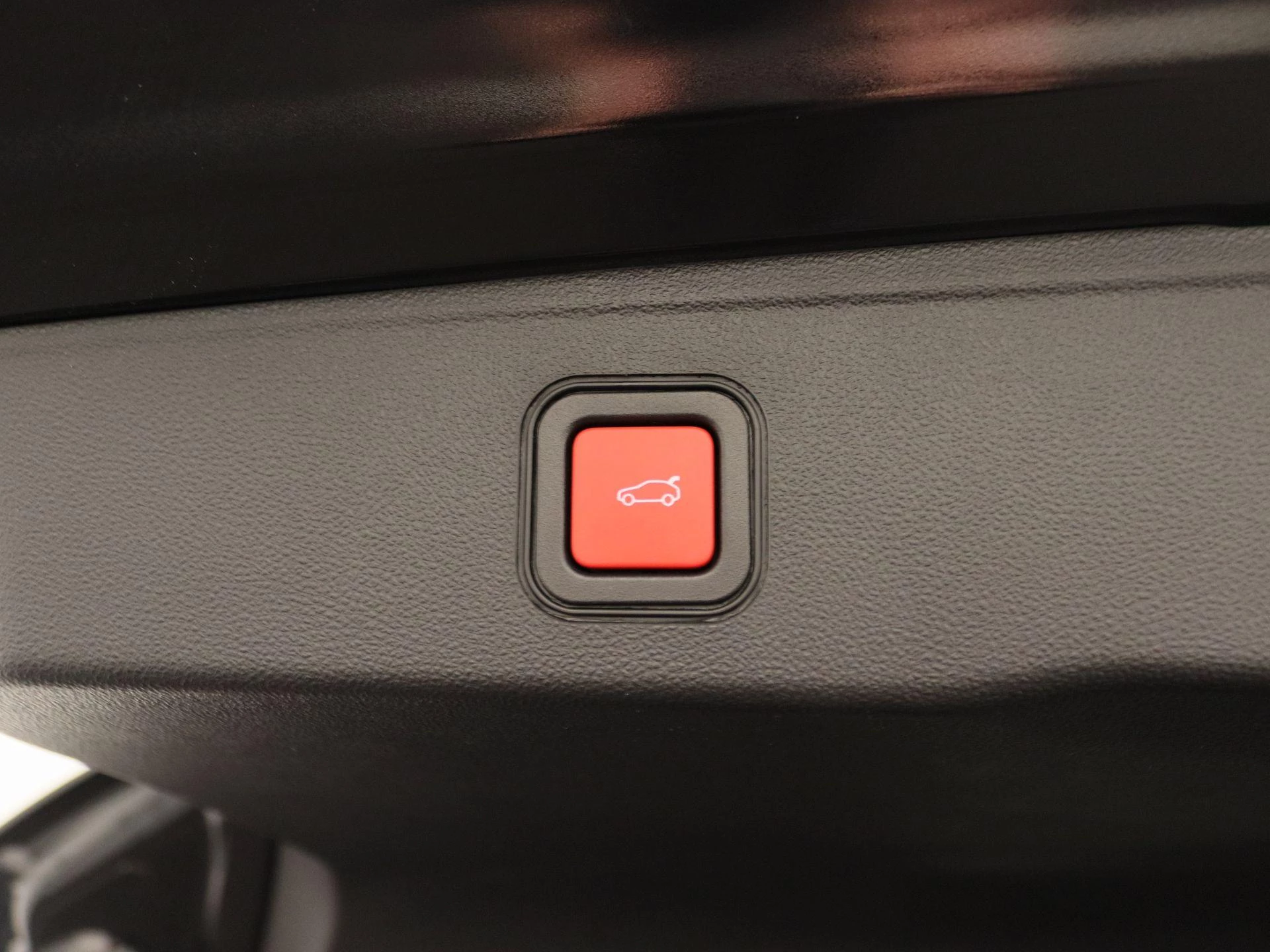 Jeep Avenger 1.2 e-Hybrid Summit
