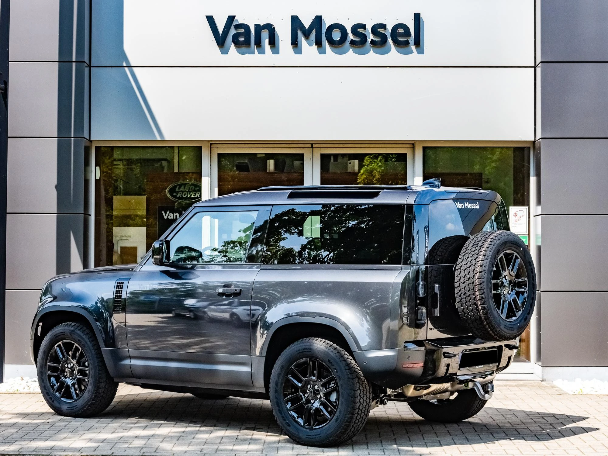 Land Rover Defender 90 D200 S AWD Auto. 26MY