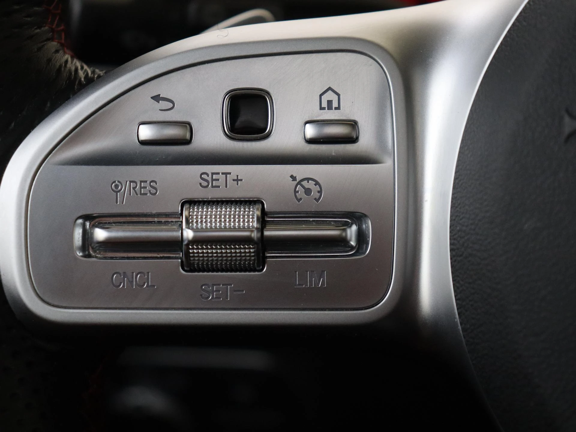 Mercedes-Benz GLB 200 Business Solution AMG