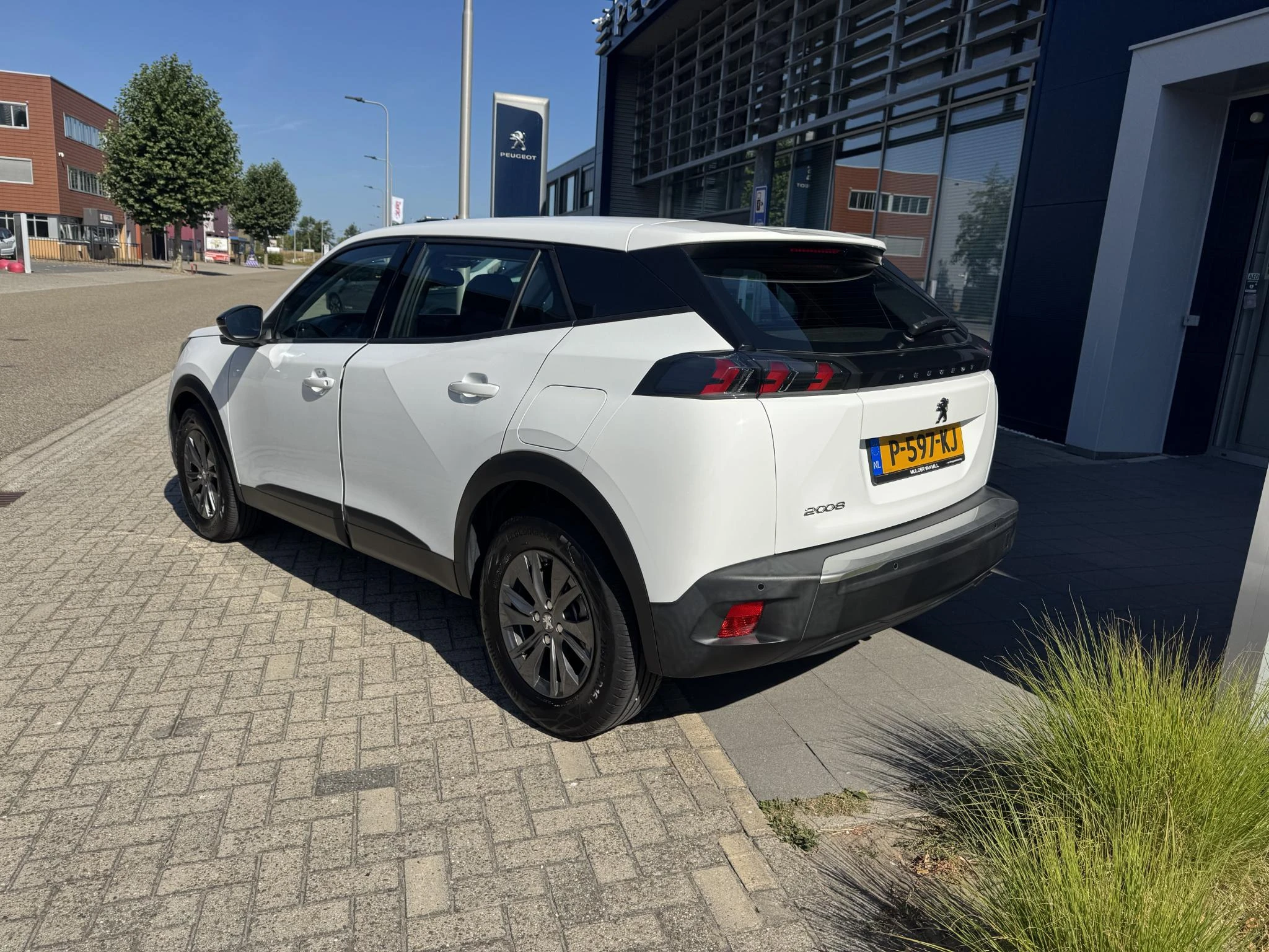 Peugeot-2008-image-3