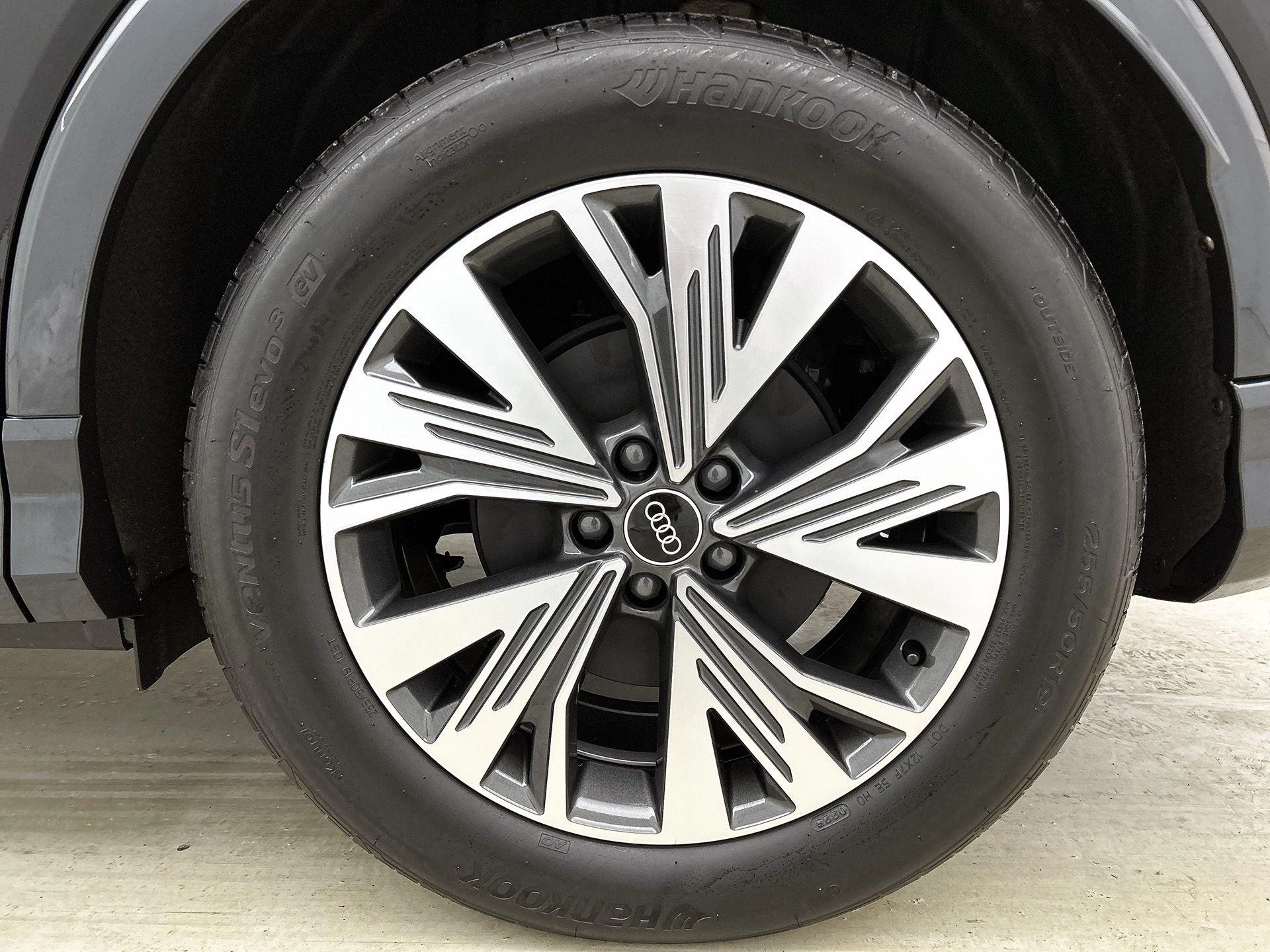 Audi-Q4 e-tron-image-30