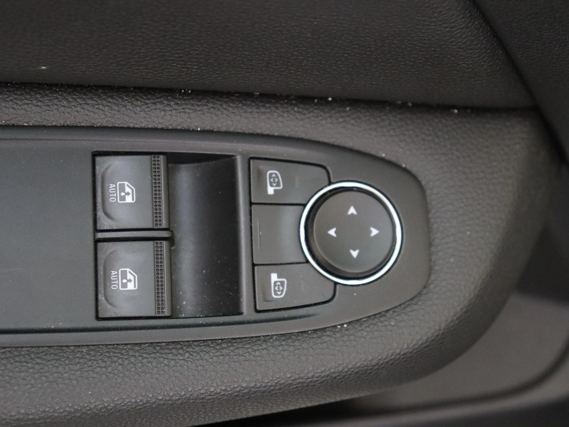 Renault-Clio-image-22