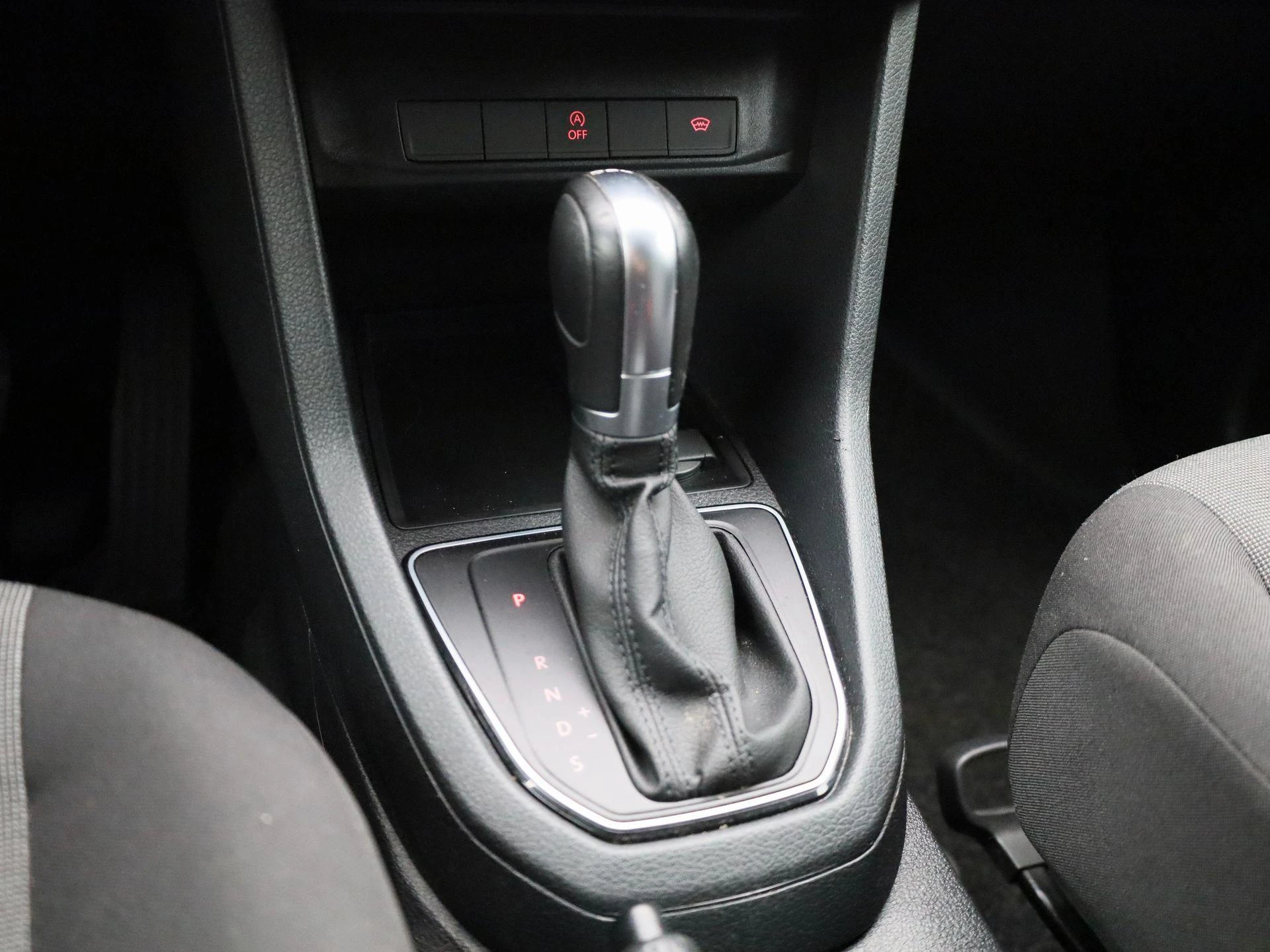 Volkswagen-Caddy-image-9
