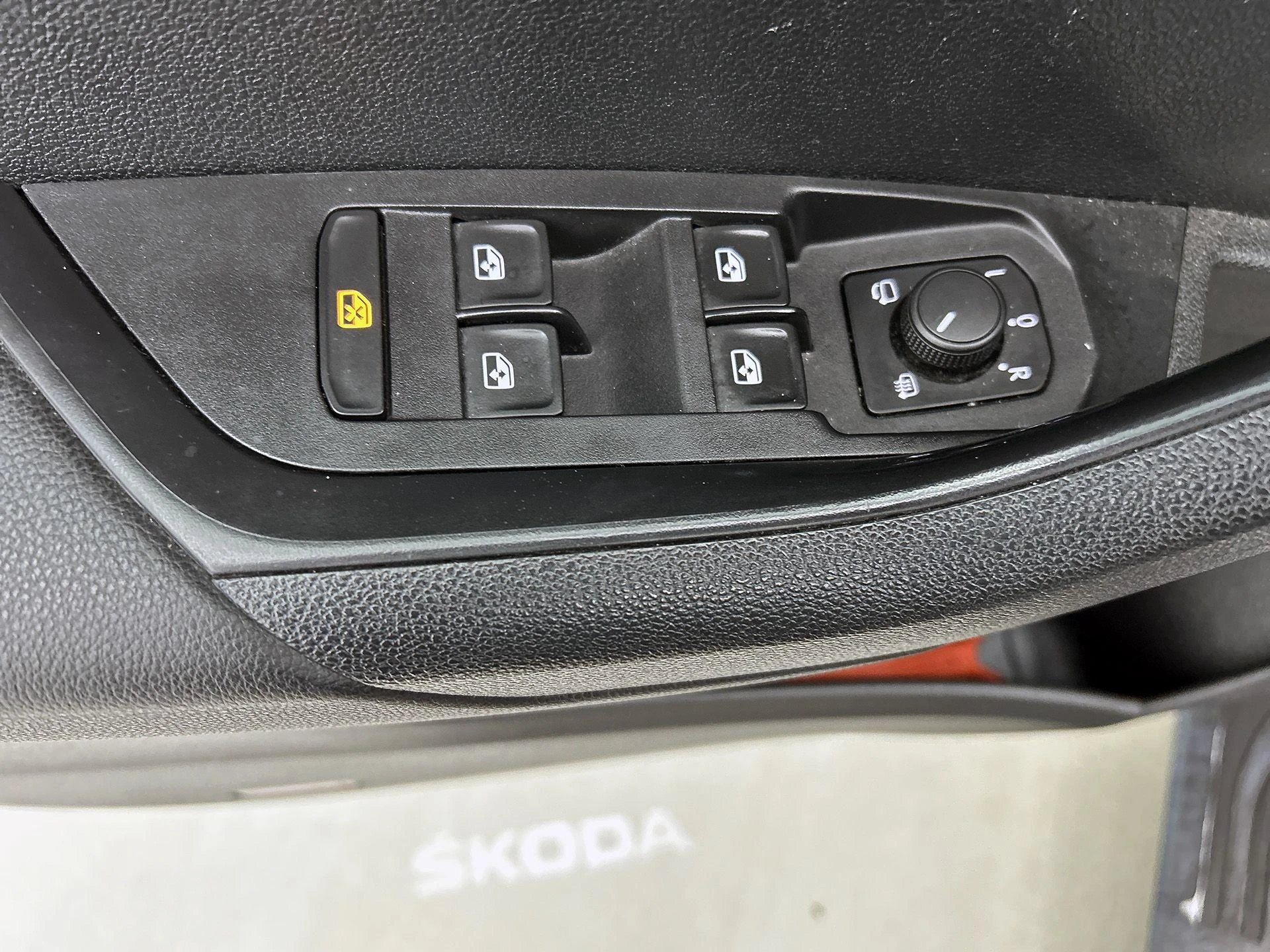 Škoda Karoq 1.5 TSI ACT Sportline Business