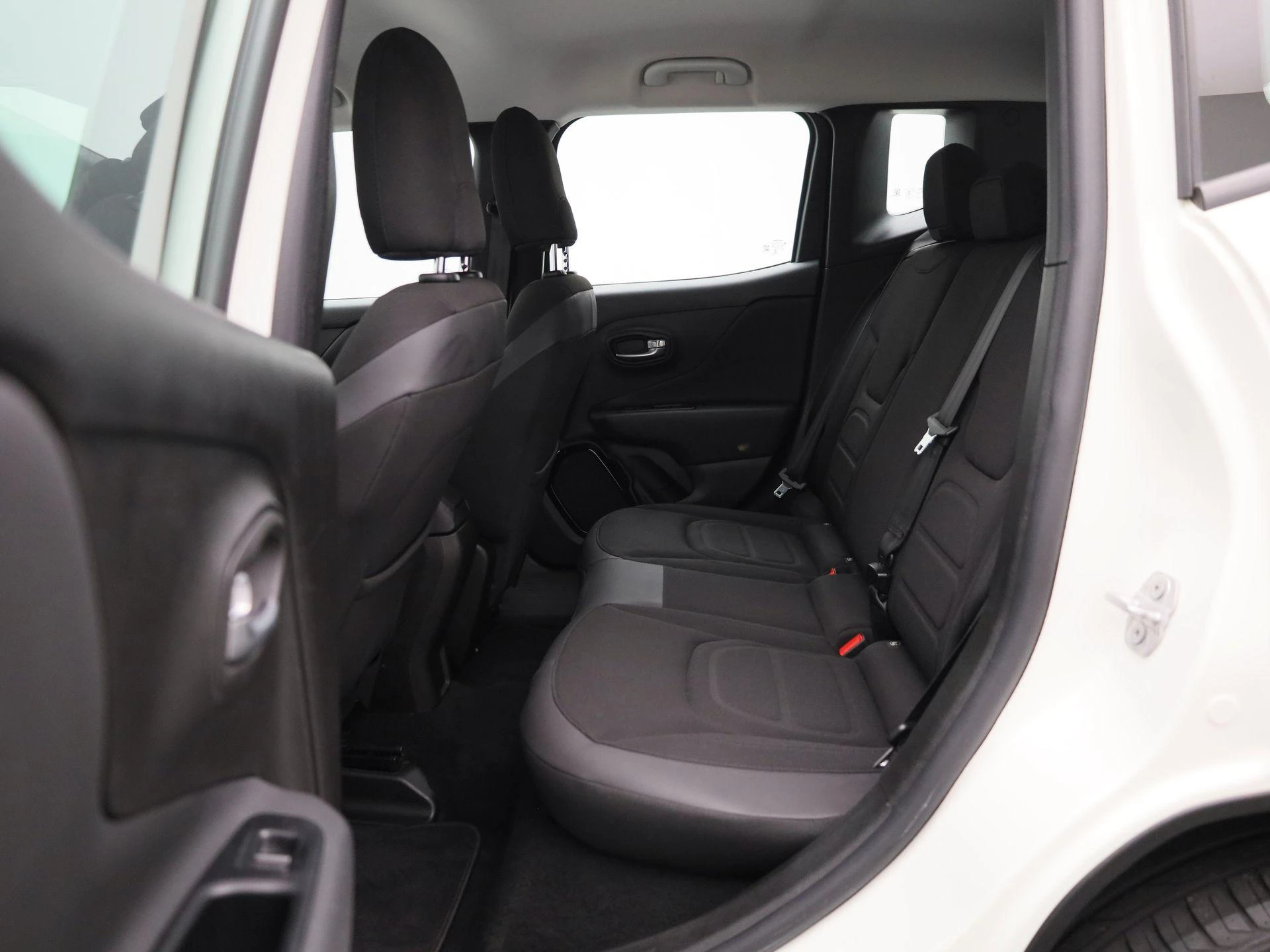 Jeep-Renegade-image-11