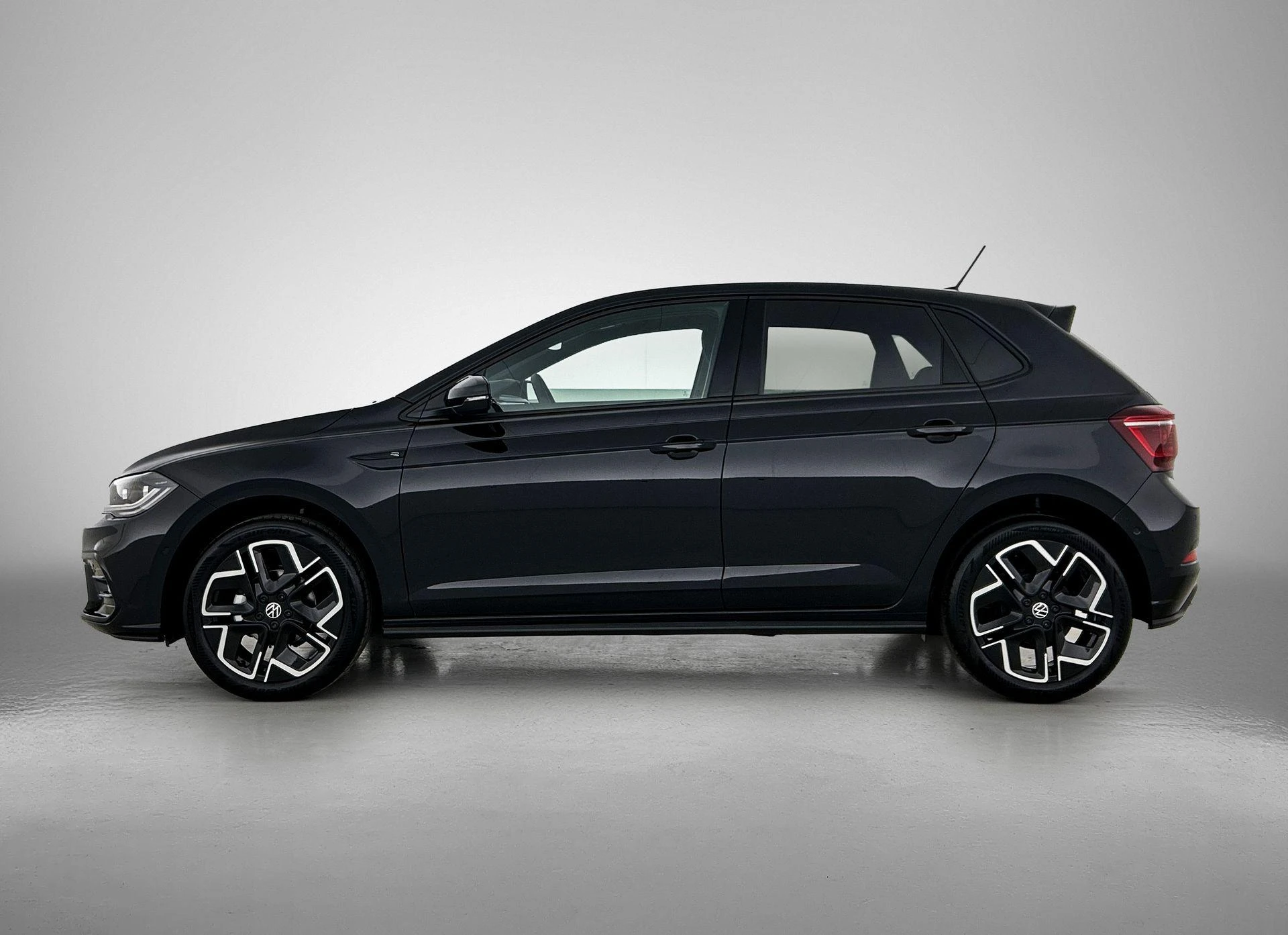 Volkswagen-Polo-image-1