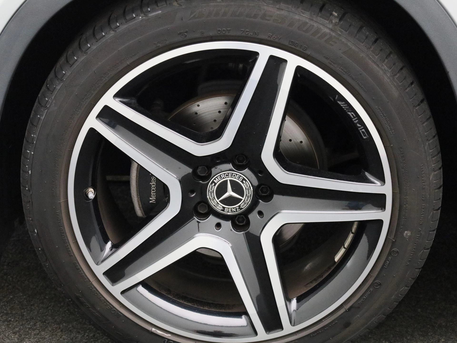 Mercedes-Benz-GLA-image-12