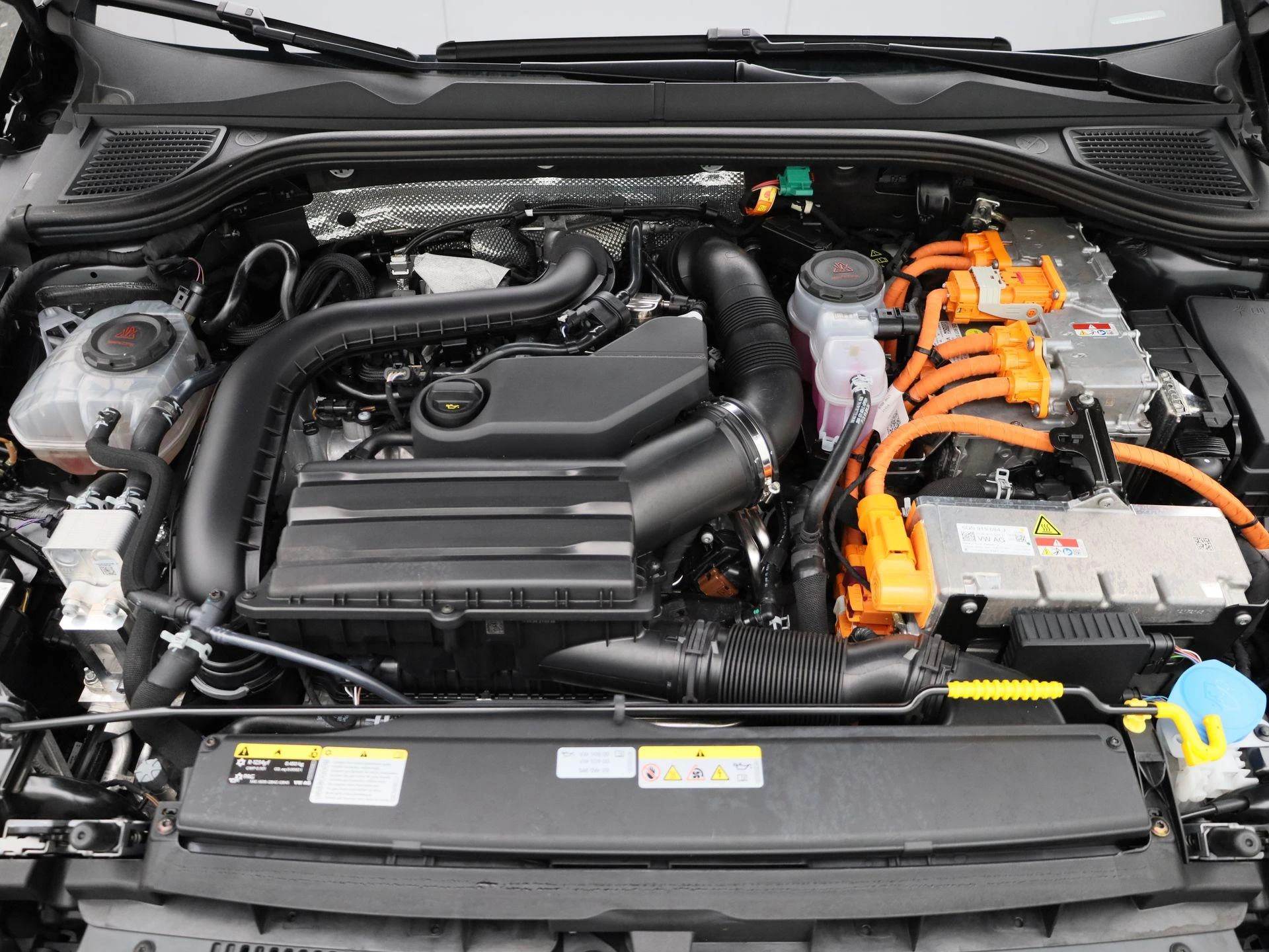 Volkswagen-Golf-image-38