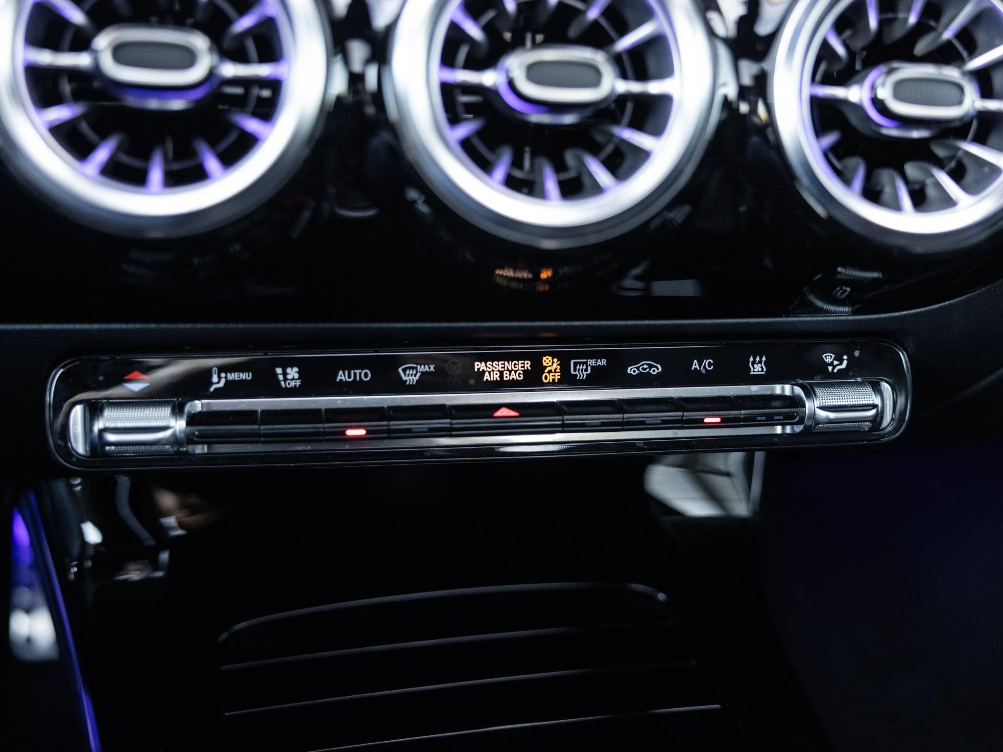 Mercedes-Benz-CLA-image-48