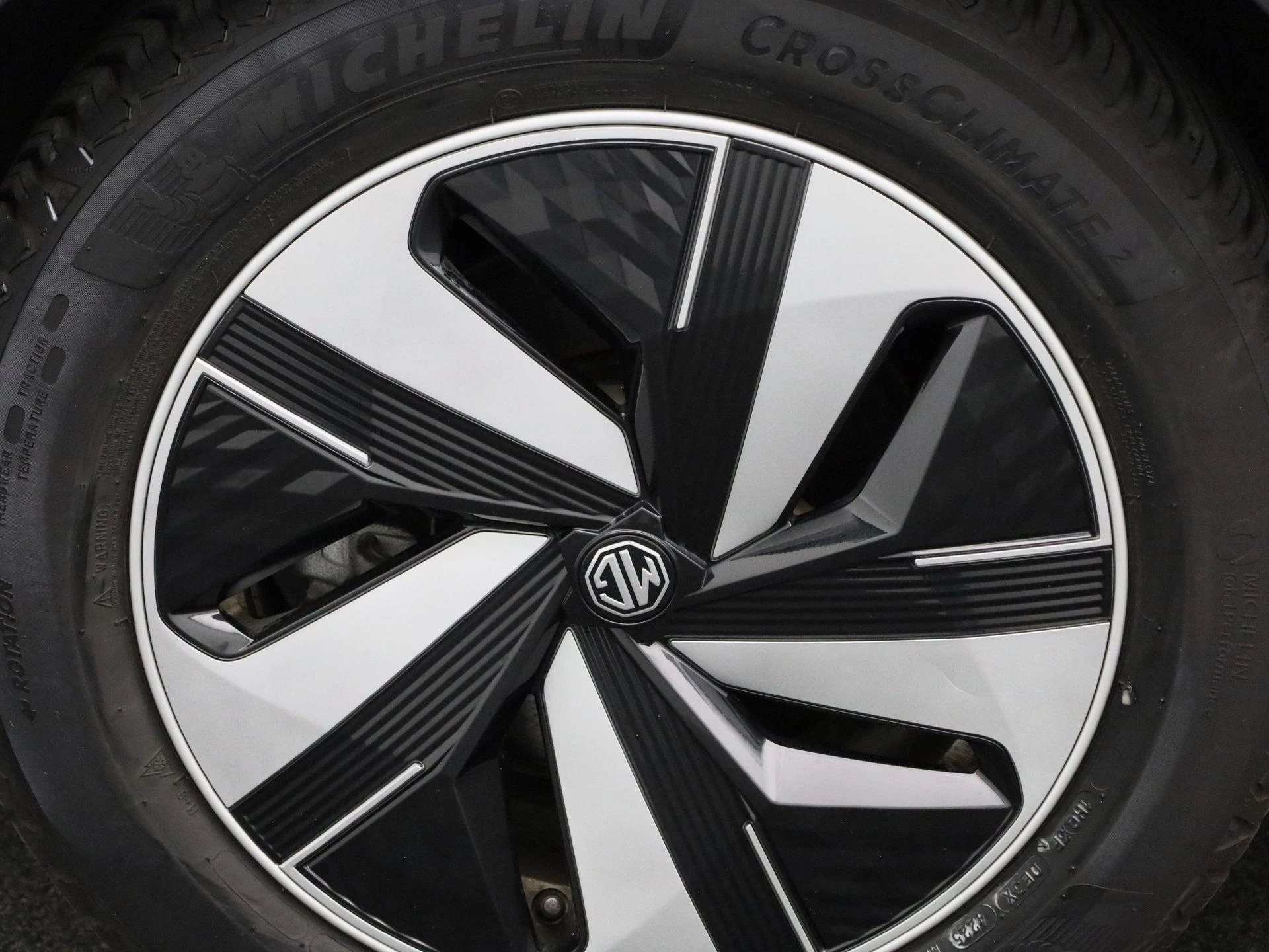 MG-ZS EV-image-12