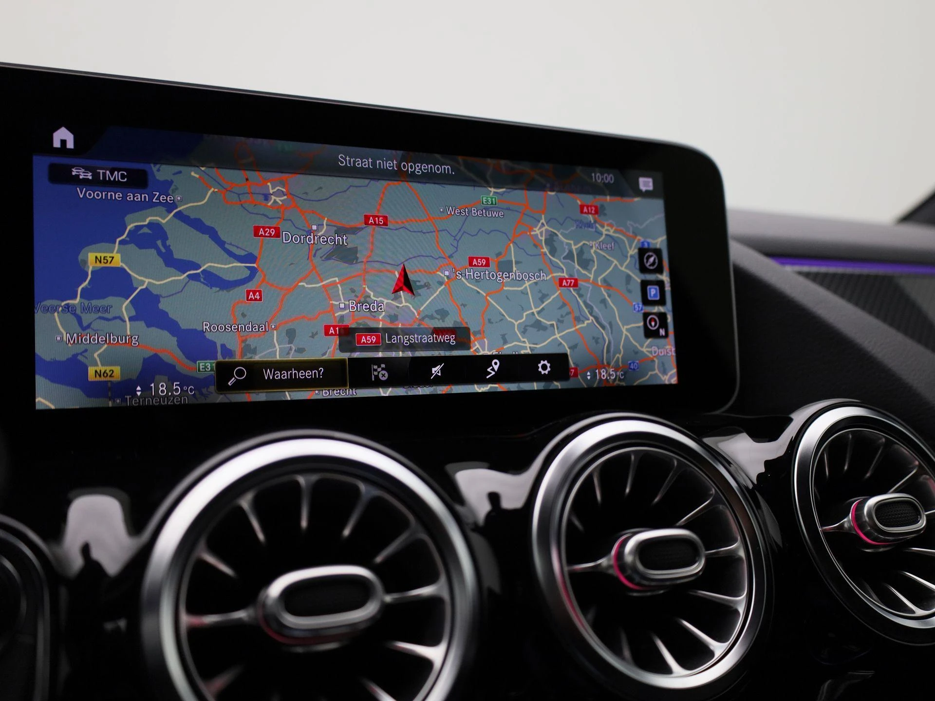 Mercedes-Benz-GLA-image-20