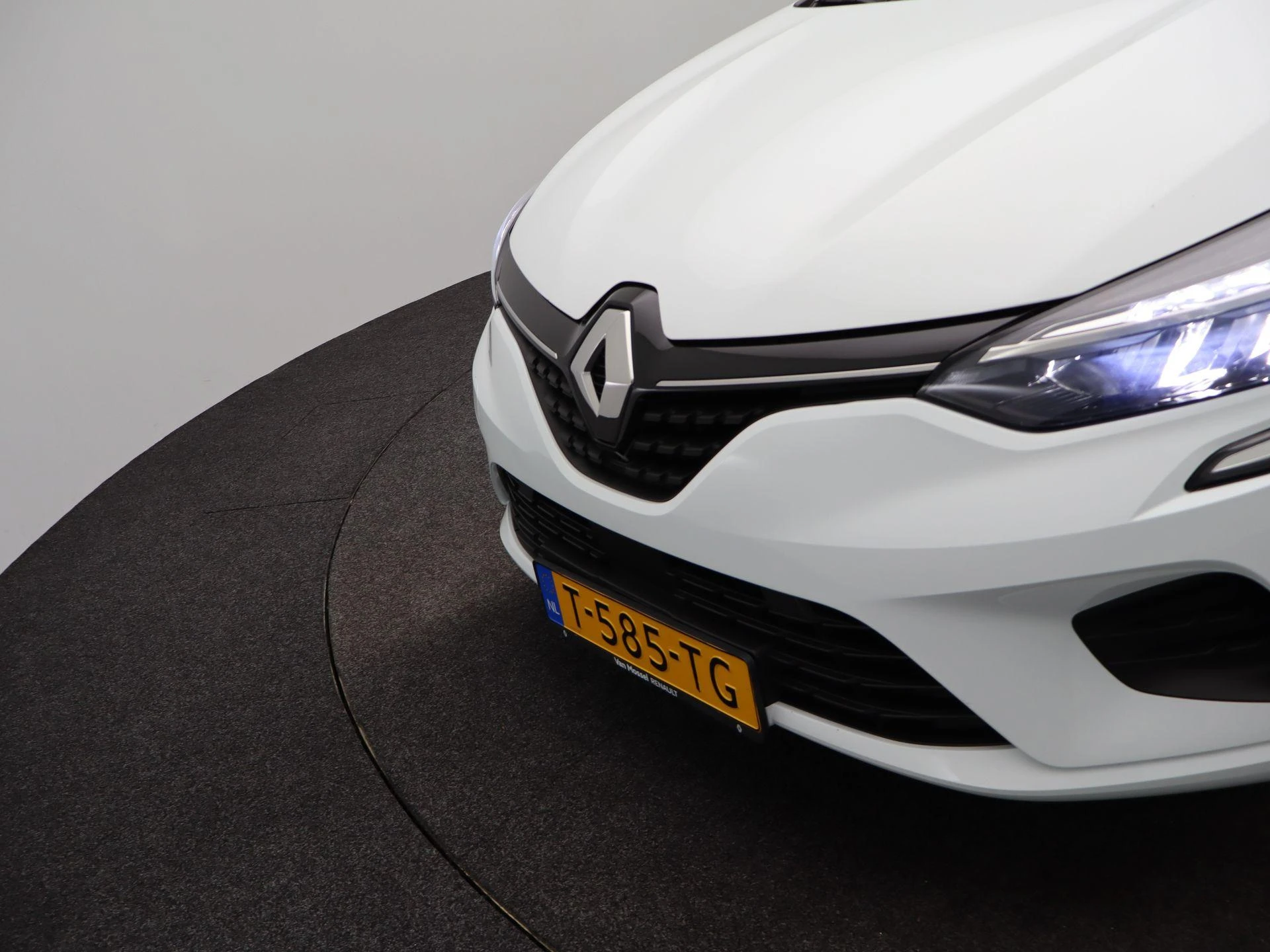 Renault-Clio-image-29