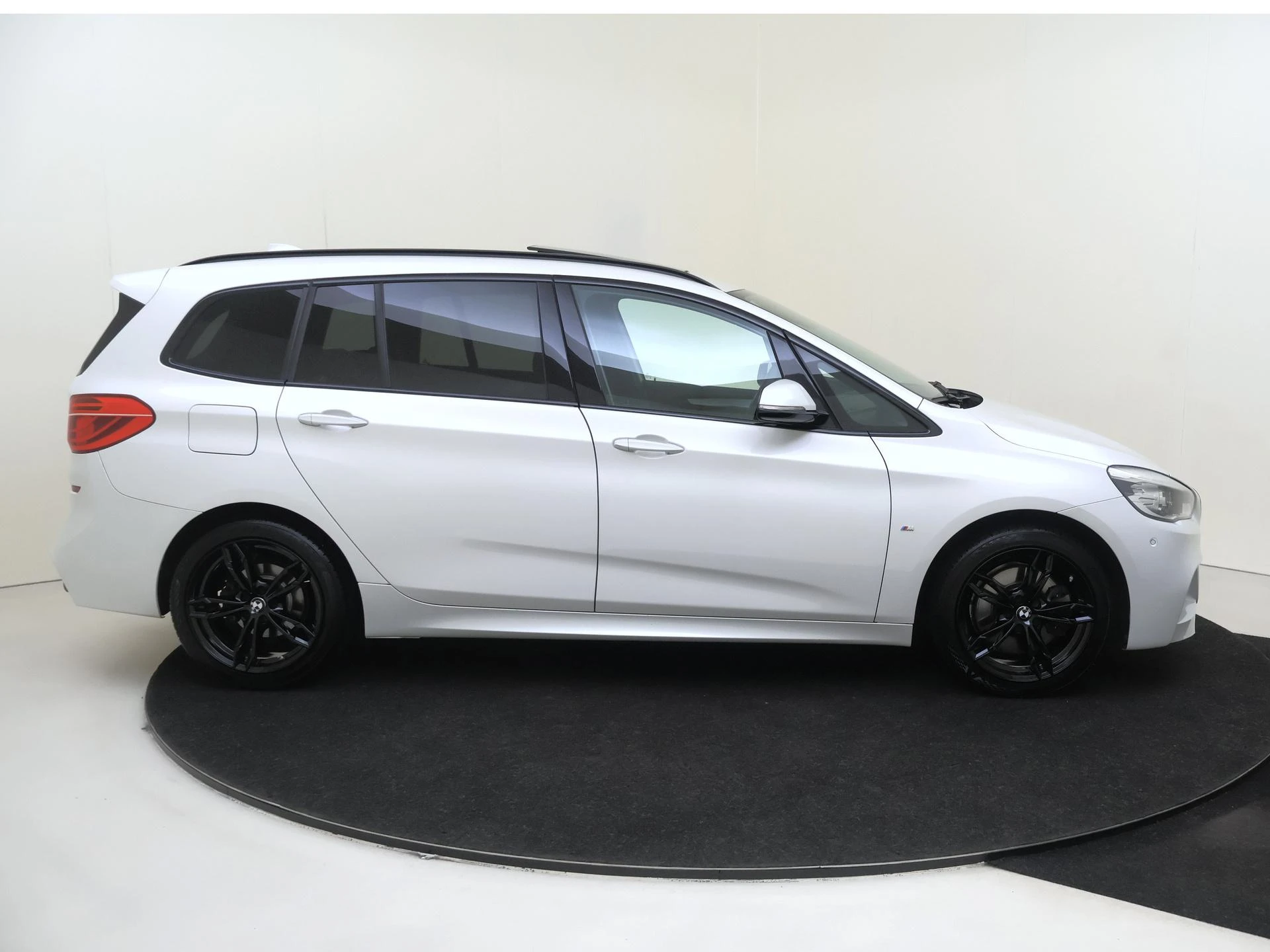 BMW-2 Serie-image-8